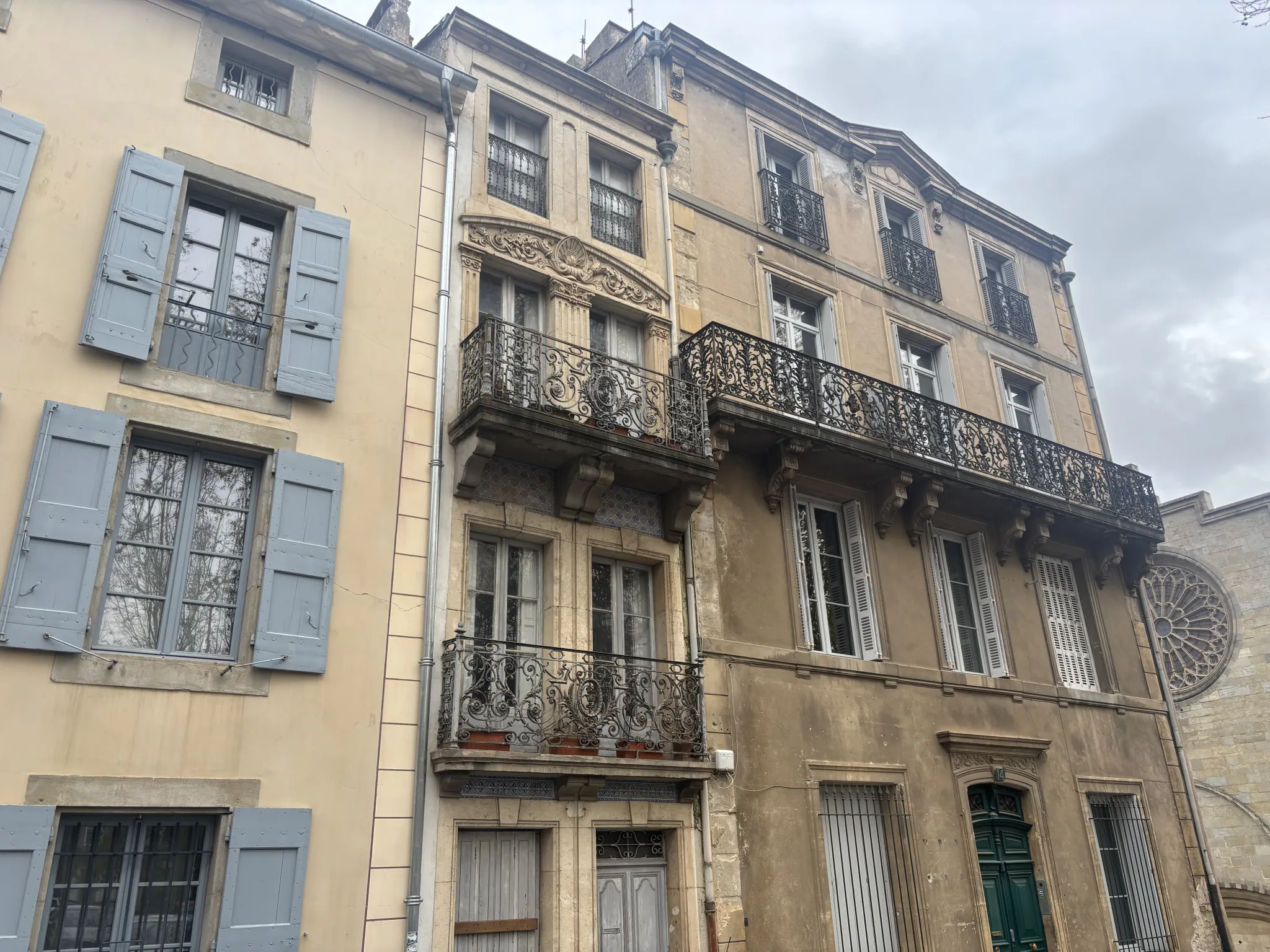 Maison de ville à Carcassonne de 105 m² avec cour et vue dégagée