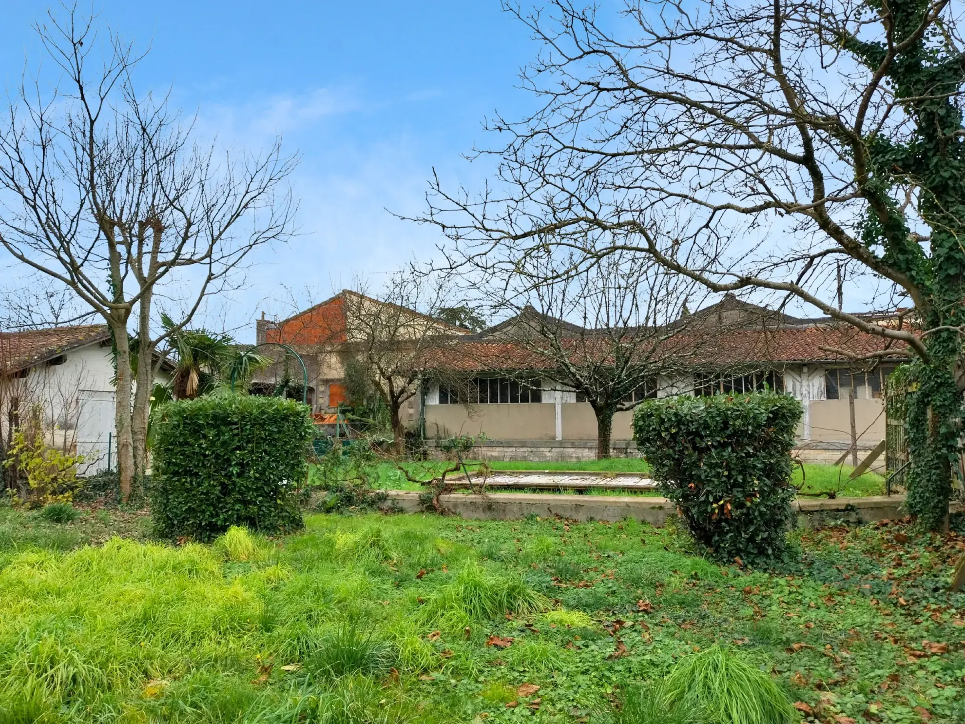 Terrain à bâtir de 380 m² à Cognac, emplacement central et calme