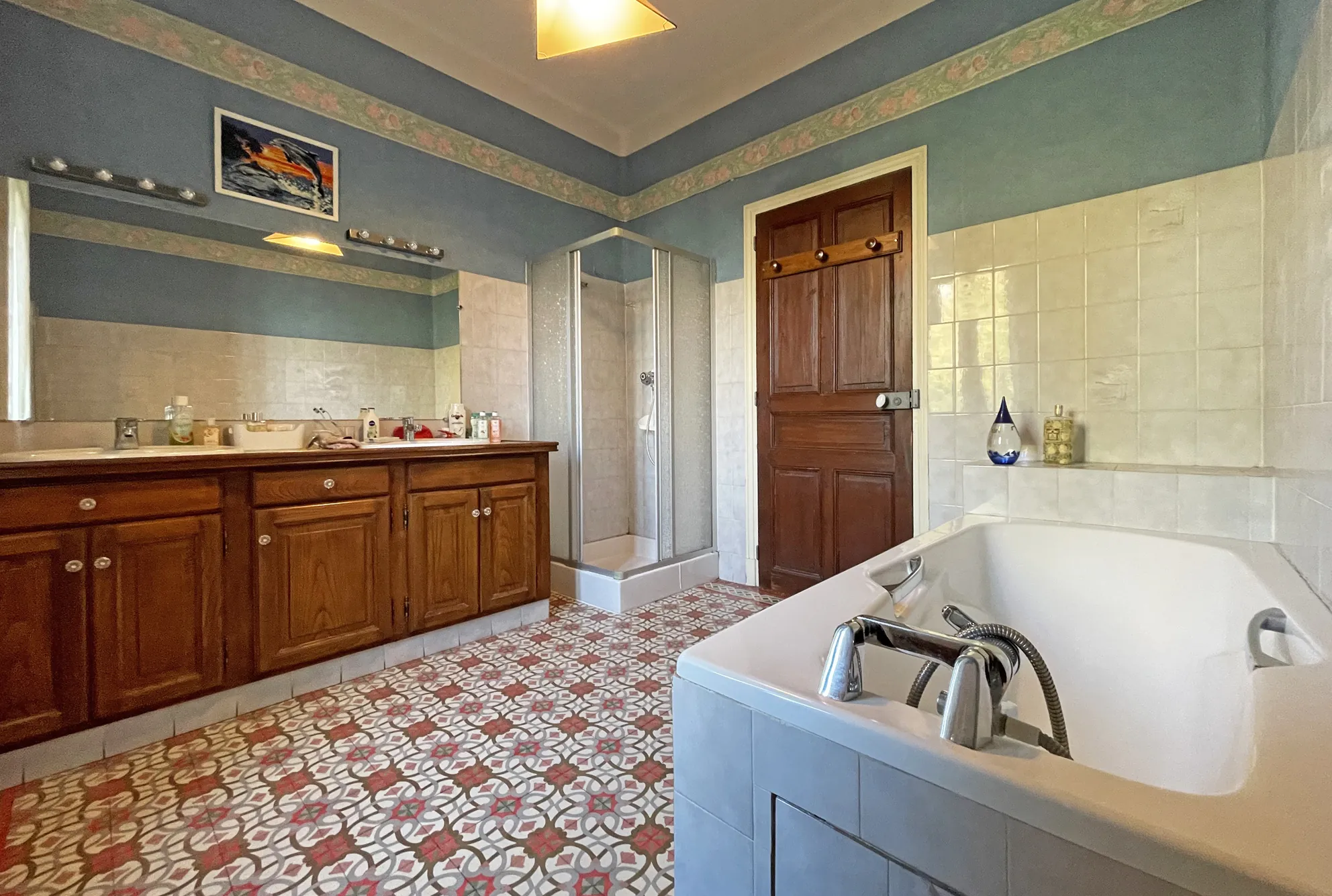 Maison avec deux appartements à Alès dans le quartier de la Prairie 