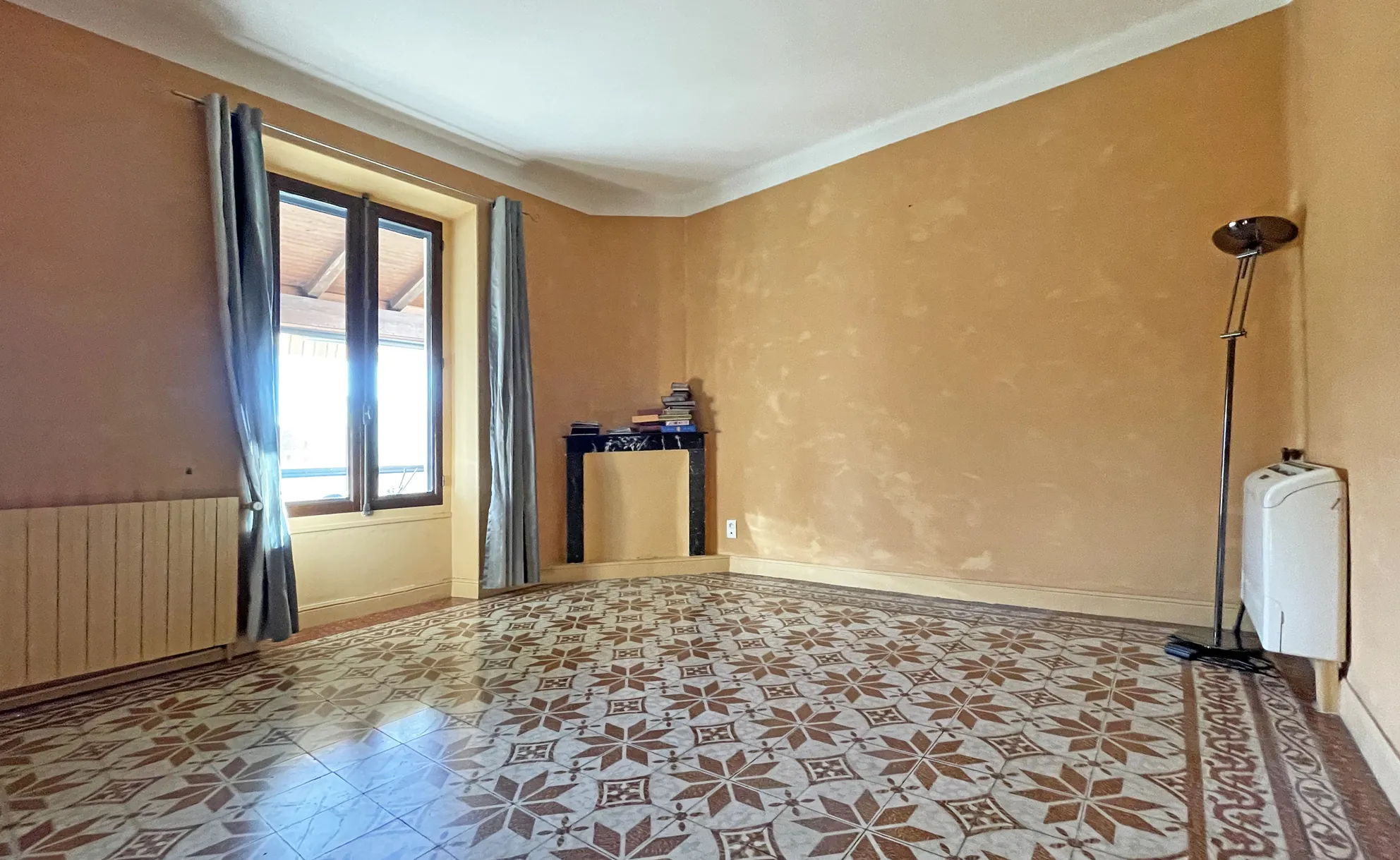 Maison avec deux appartements à Alès dans le quartier de la Prairie 