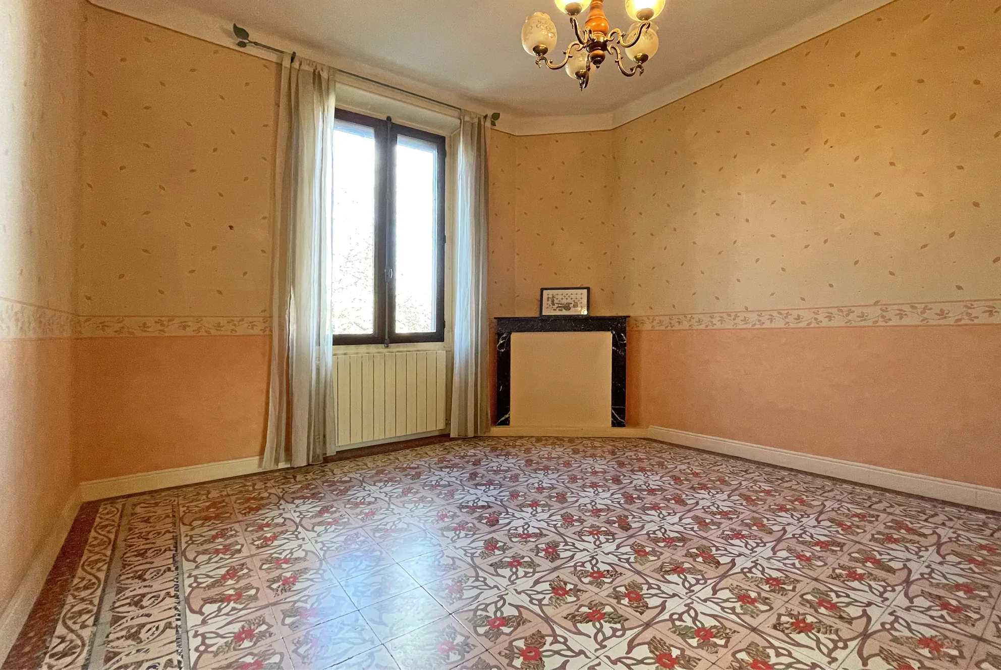 Maison avec deux appartements à Alès dans le quartier de la Prairie 