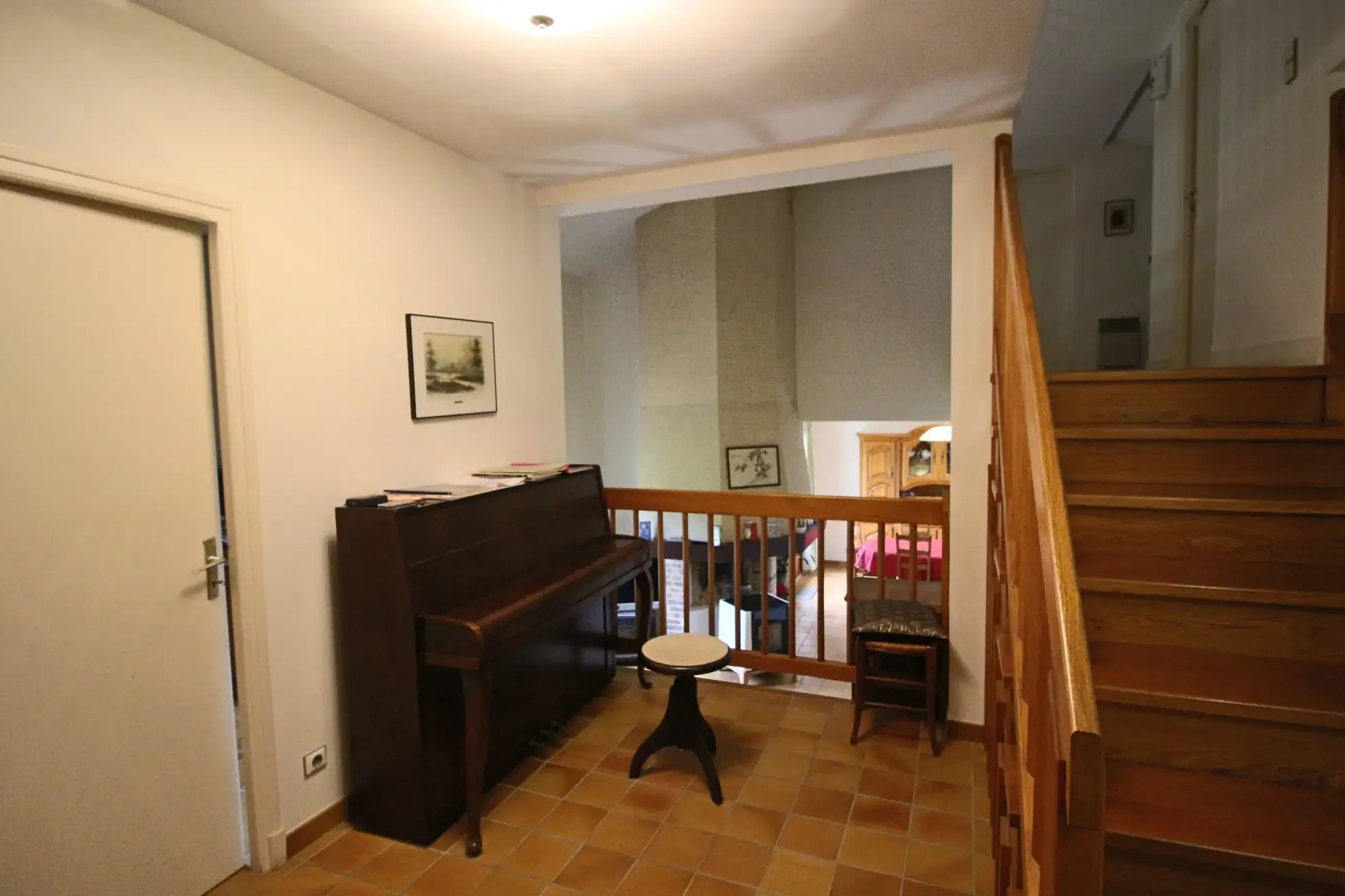 Bell maison d'architecte avec vue sur Puy l'Évêque dans le Lot 