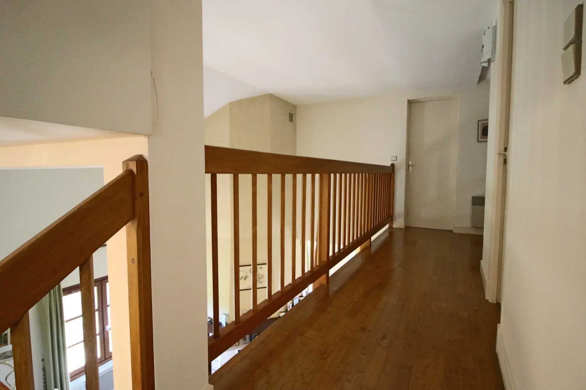 Bell maison d'architecte avec vue sur Puy l'Évêque dans le Lot 