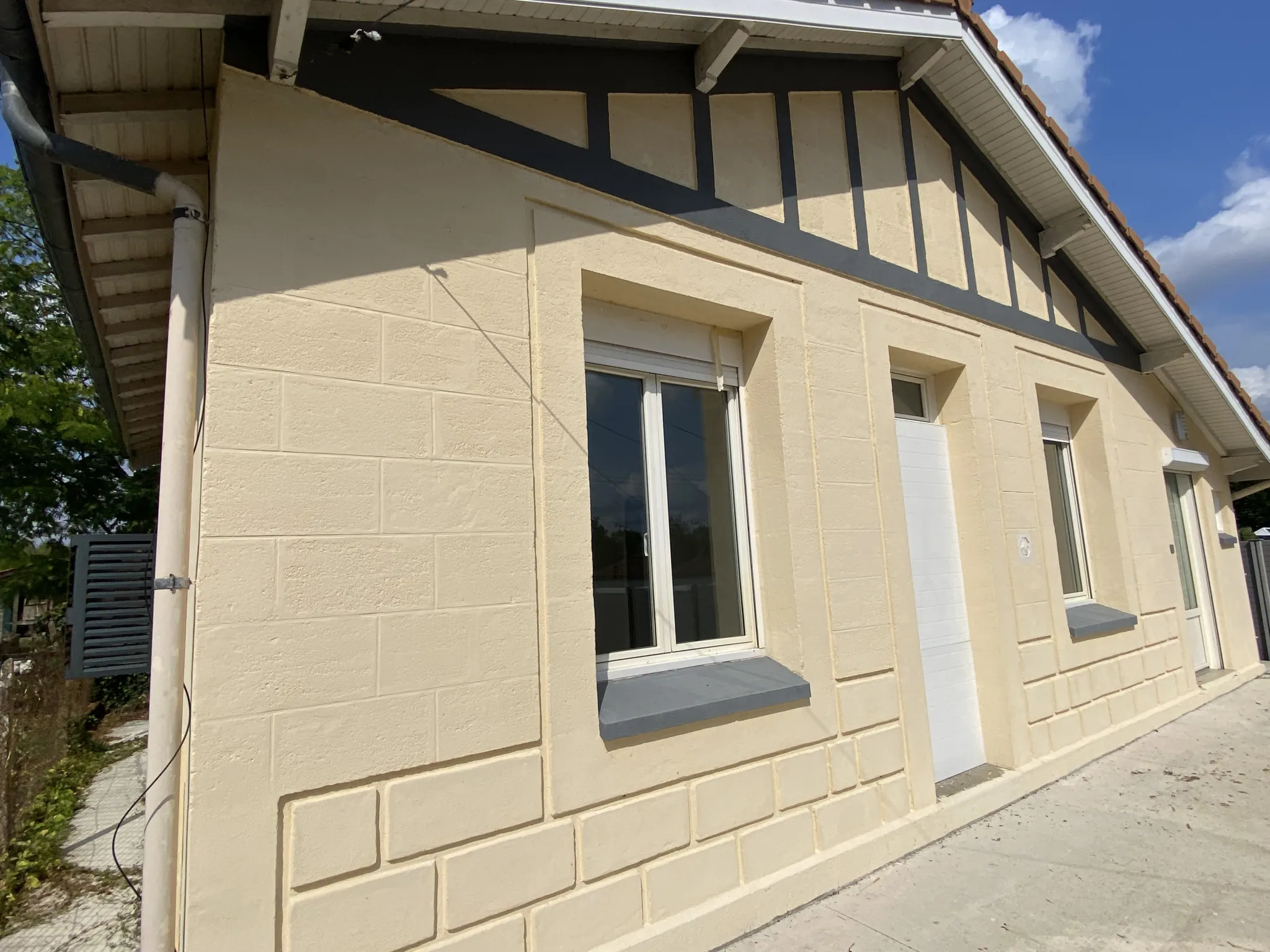 Maison en pierres rénovée de 60 m² avec jardin à La Réole 