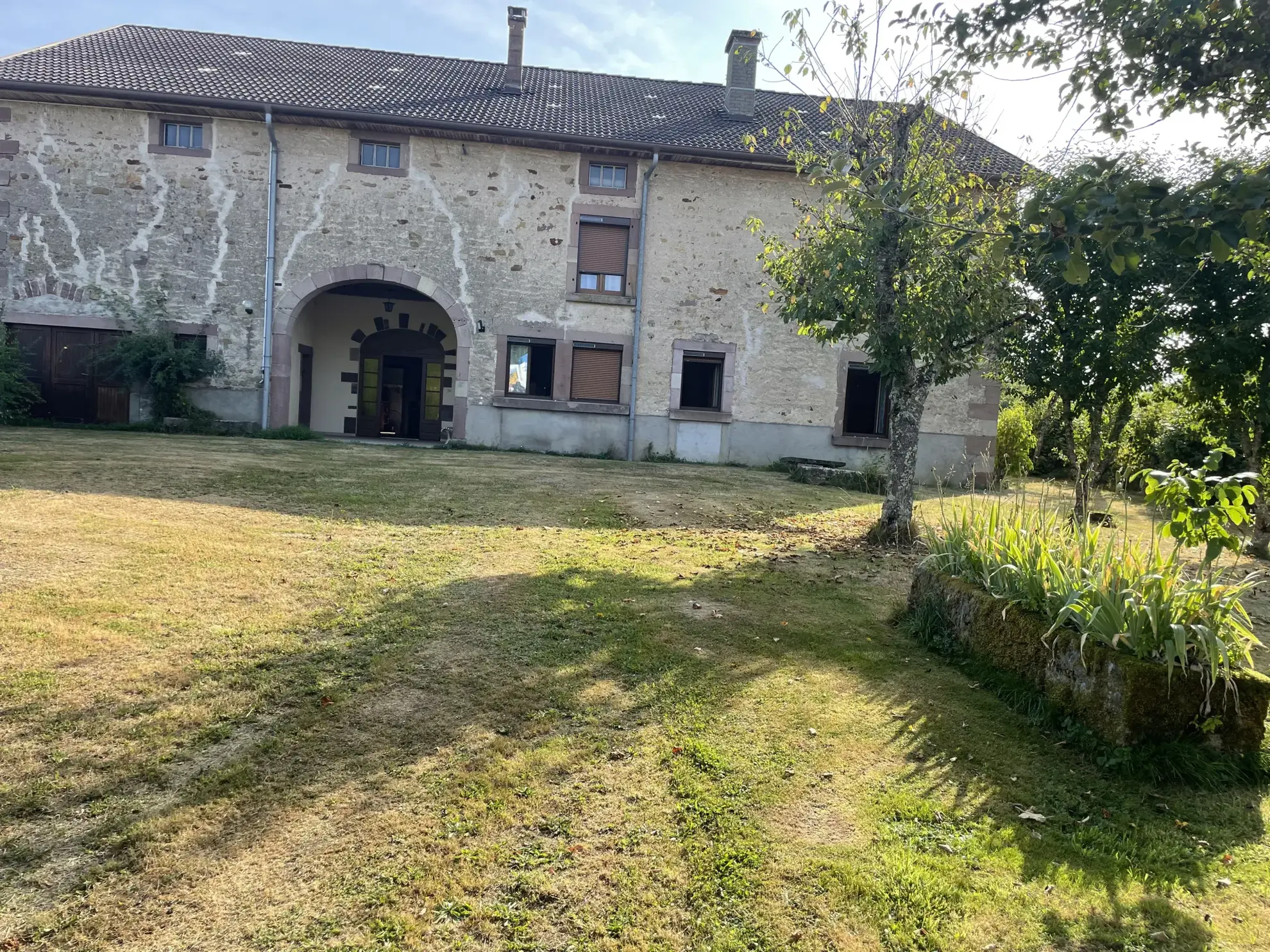 Maison familiale à vendre à Francalmont – 250 m² sur terrain de 5000 m² 