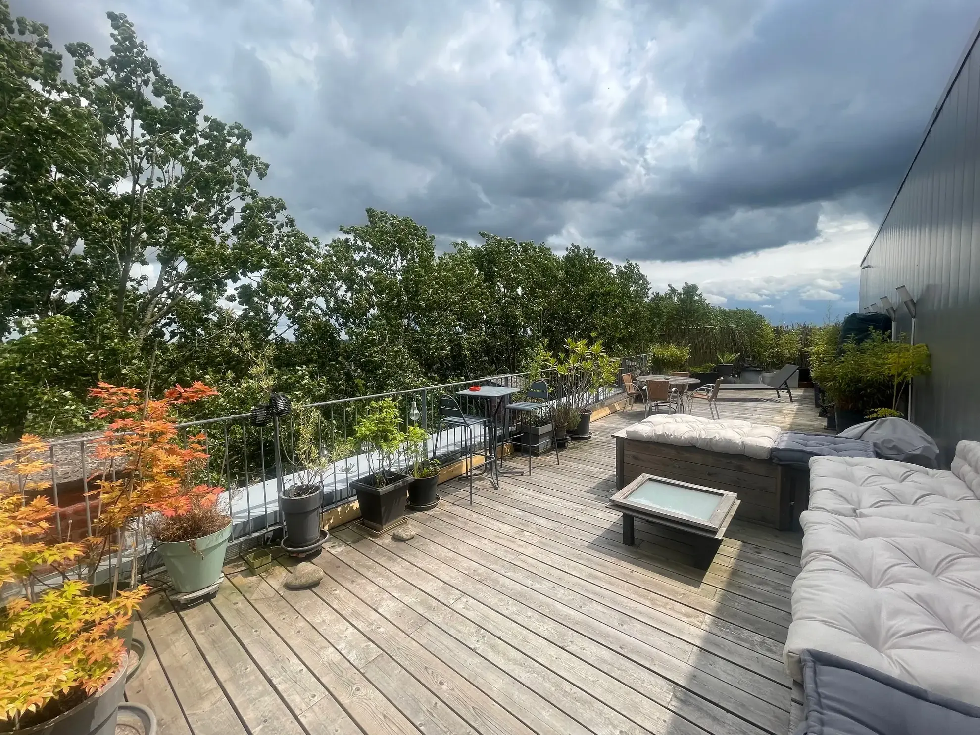 Magnifique loft de 120 m² avec terrasse et vue sur le canal à Roubaix