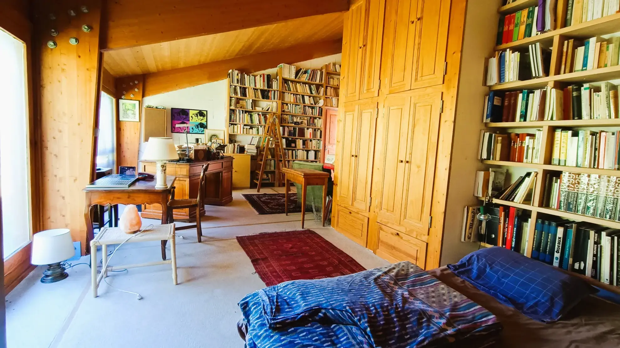 Maison d'architecte à Sorges avec grand terrain et style unique en pleine nature 