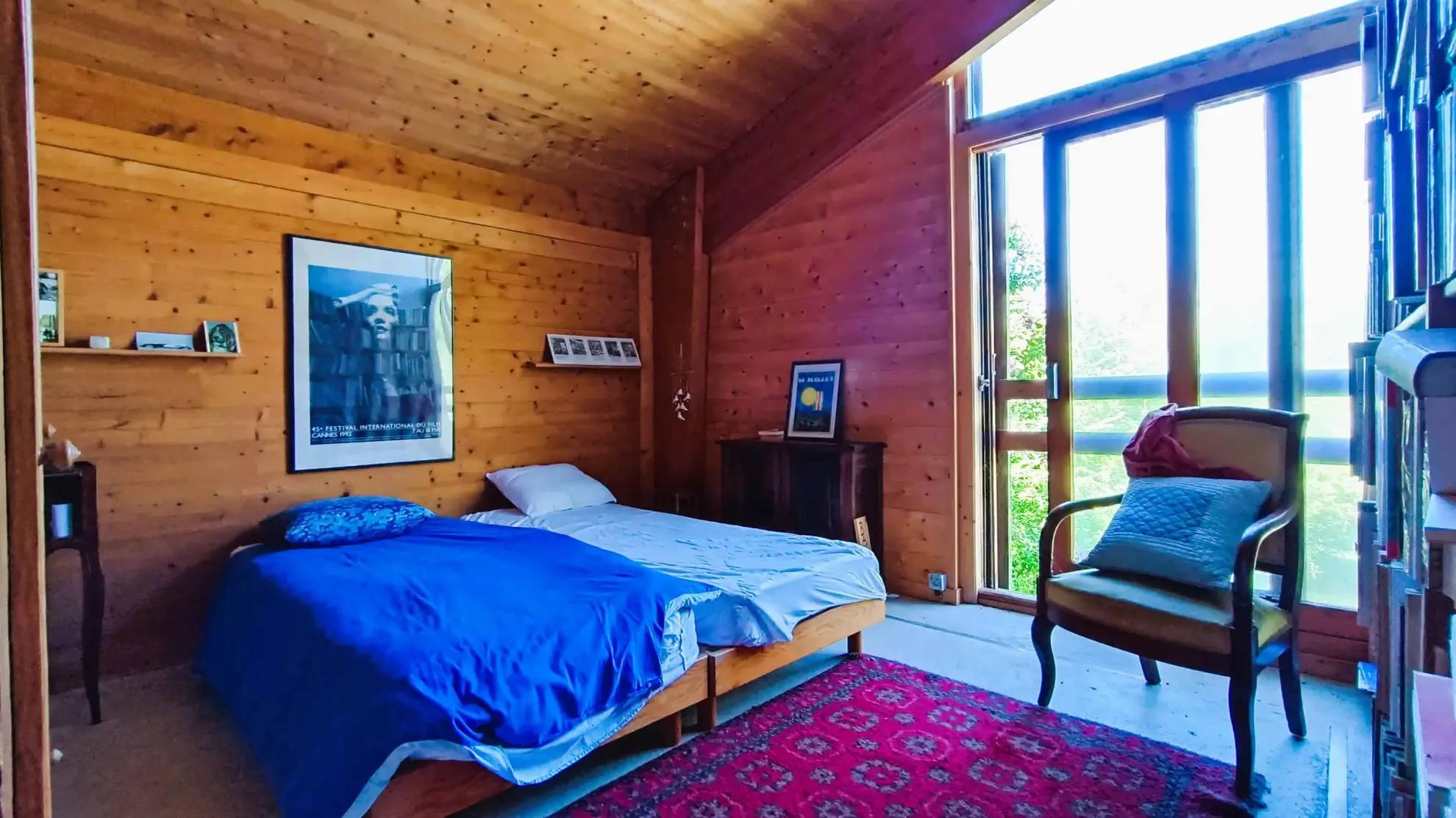 Maison d'architecte à Sorges avec grand terrain et style unique en pleine nature 