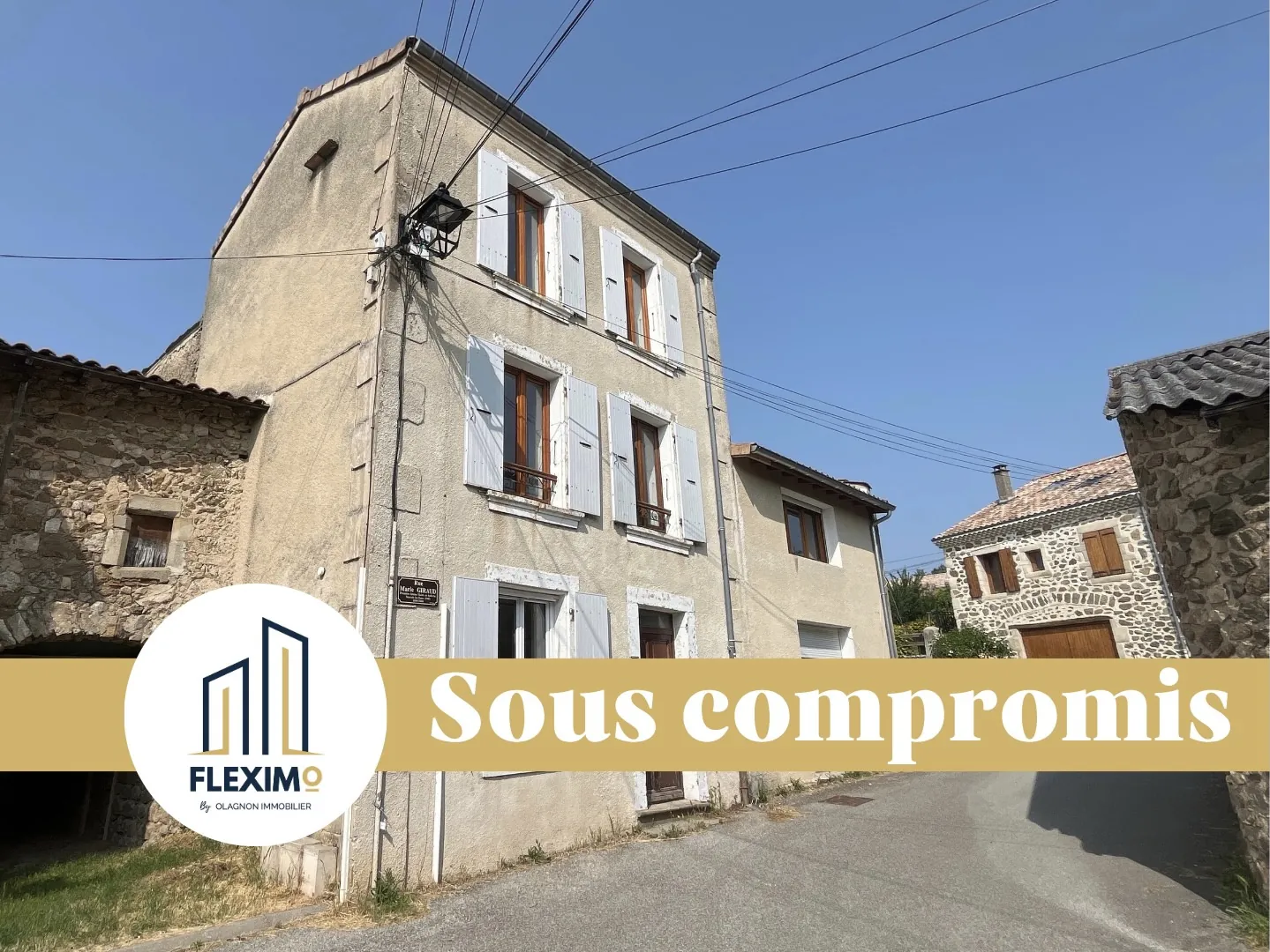 Maison de 100 m² avec 3 chambres à Plats - Calme et proximité commodités 