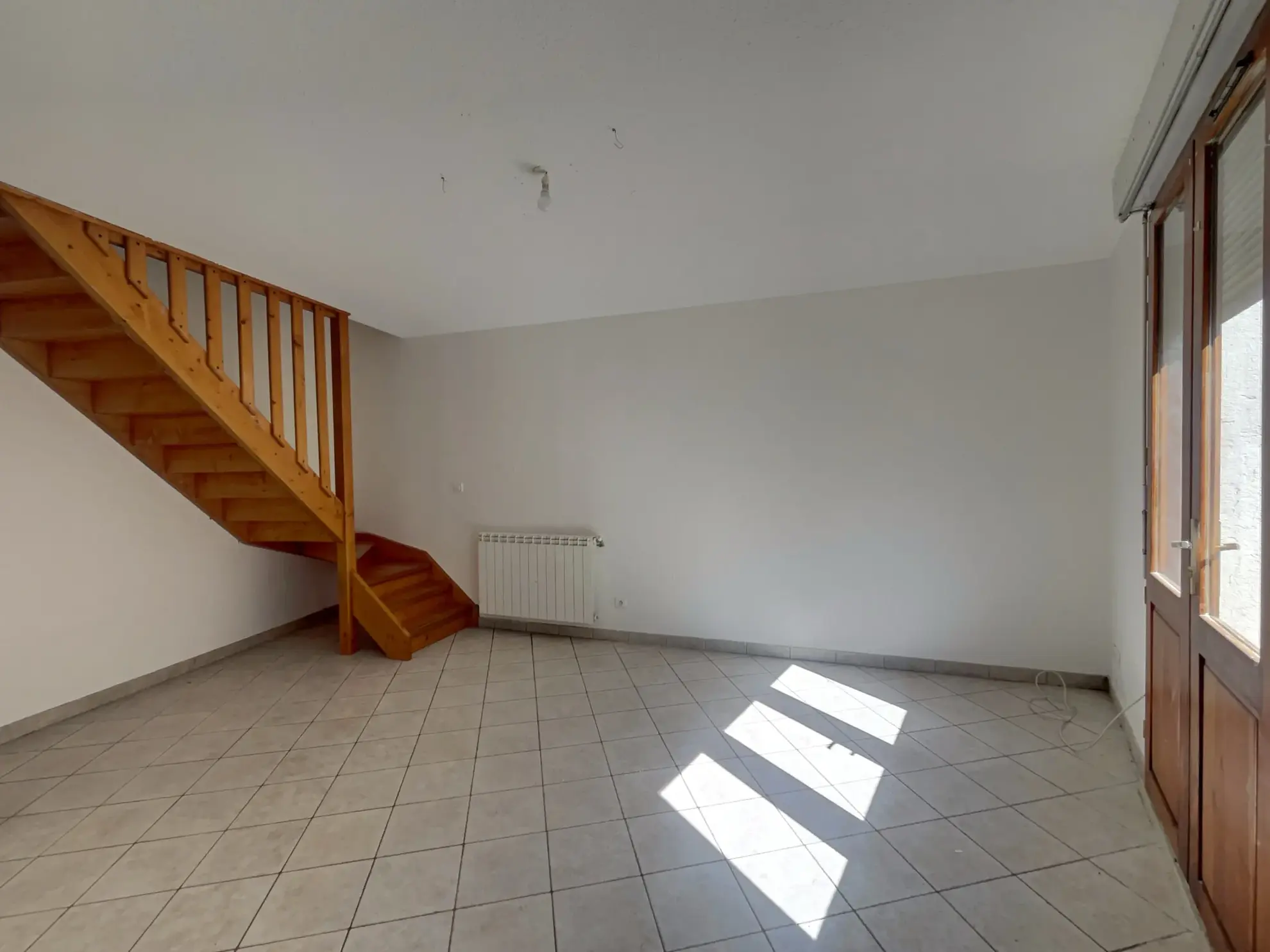 Maison de 100 m² avec 3 chambres à Plats - Calme et proximité commodités 