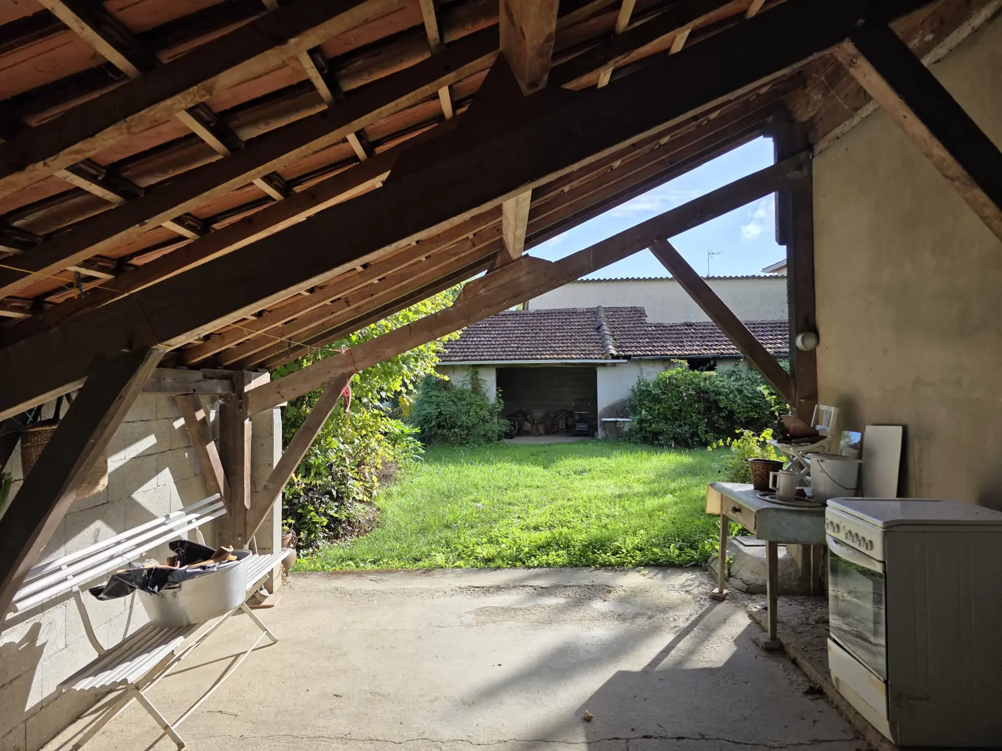 Maison de village gasconne avec garage, dépendance et jardin clos à Eauze 