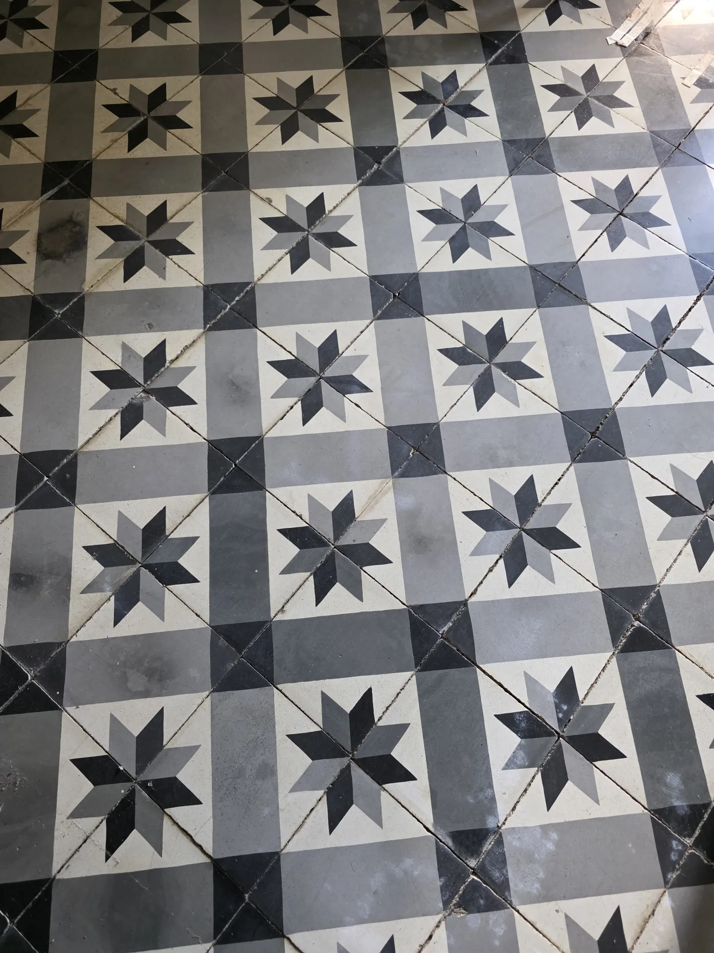 Maison de village gasconne avec garage, dépendance et jardin clos à Eauze 