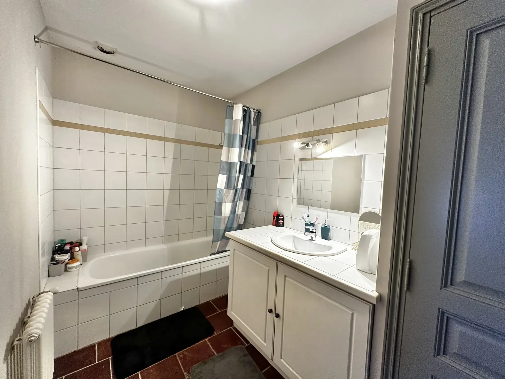 Charmant T3 à Carcassonne proche du Boulevard Barbes, caves et lumineux 