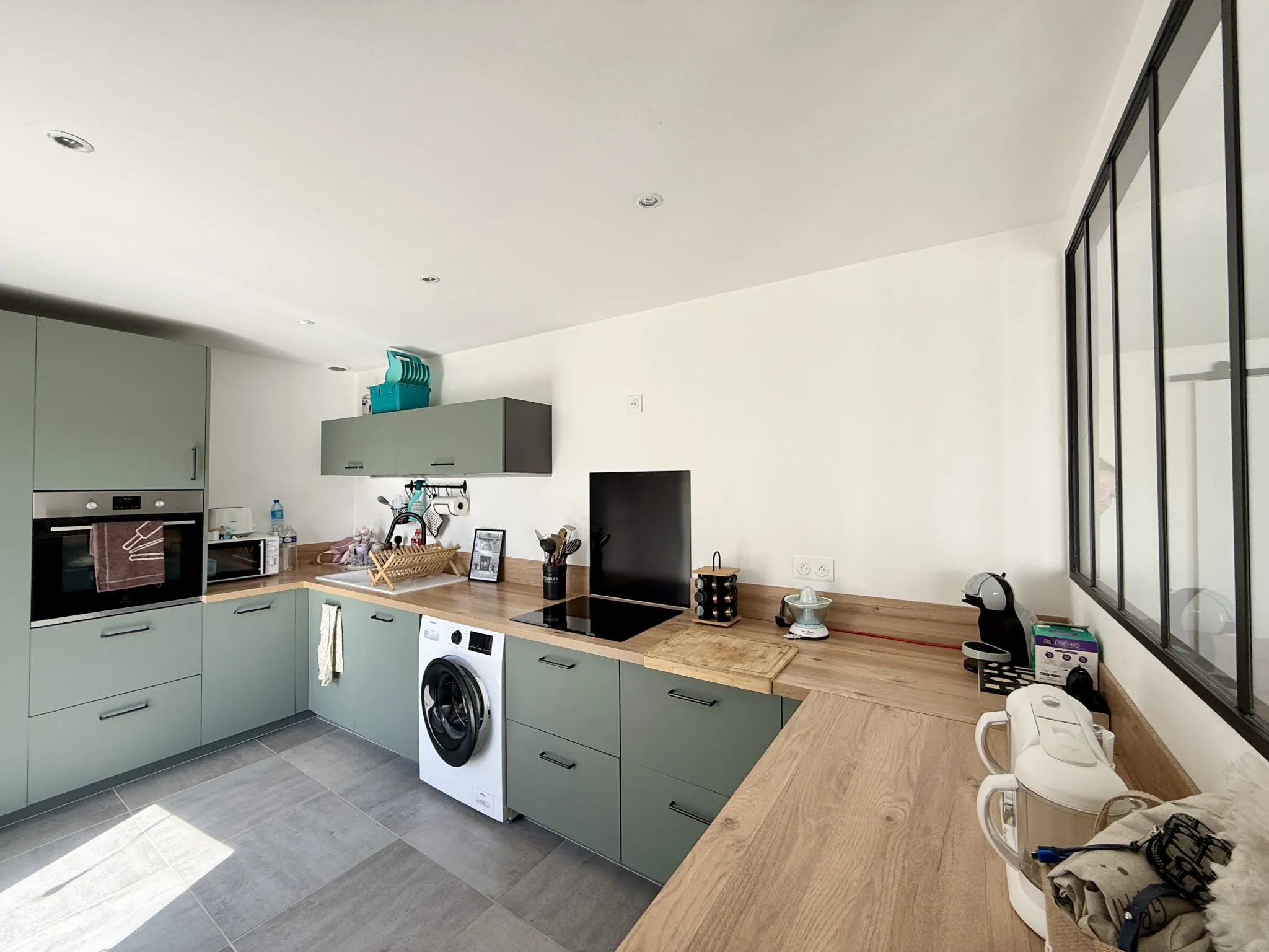 Appartement T3 rénové avec terrasse de 16m² à Vauvert 