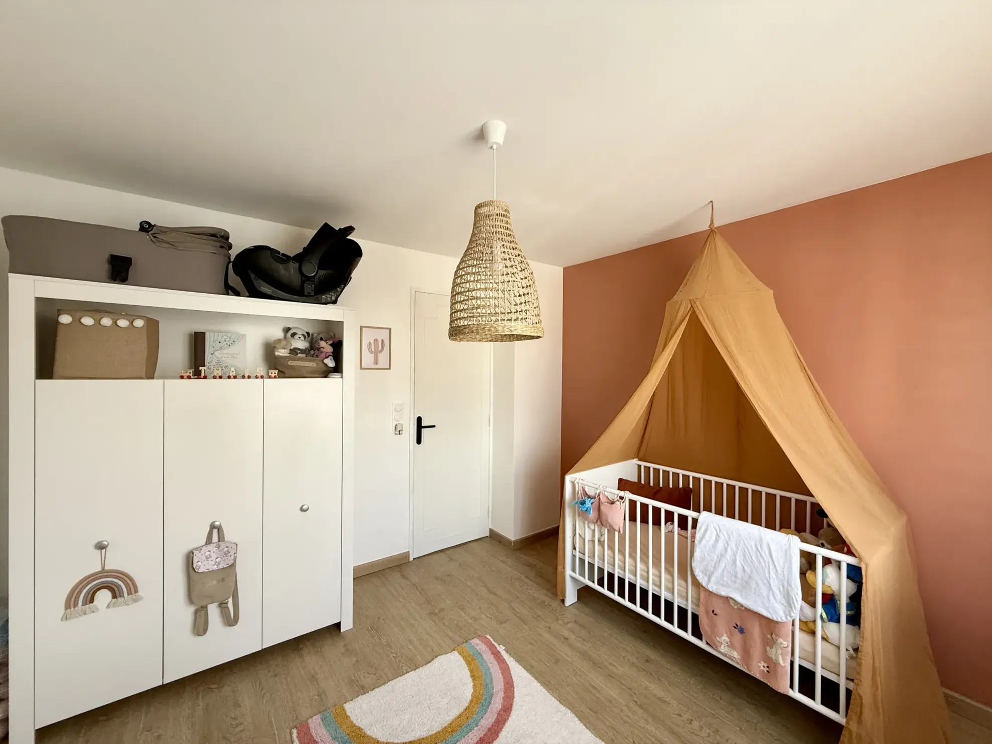 Appartement T3 rénové avec terrasse de 16m² à Vauvert 