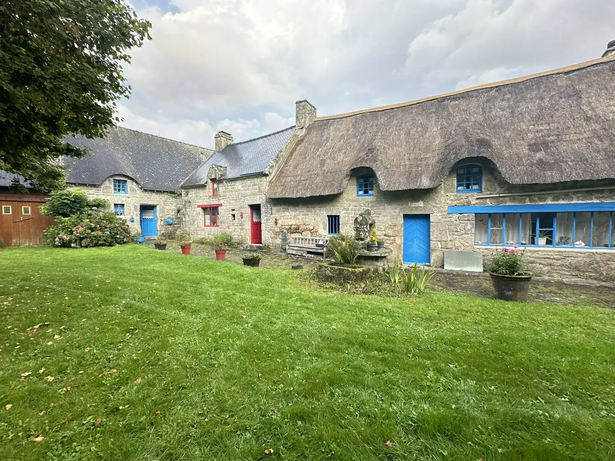 Propriété de charme avec deux longères à Quistinic, vallée du Blavet 