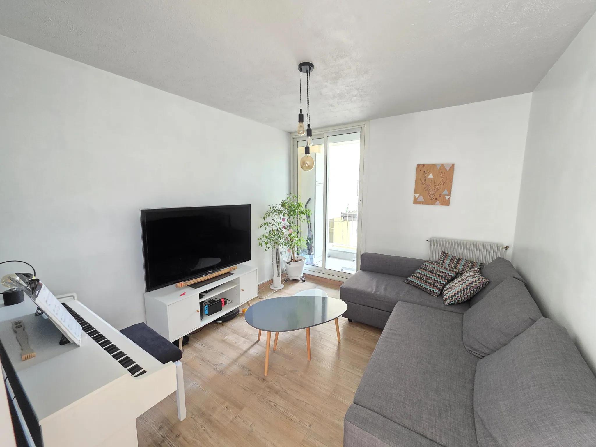 Appartement T6 avec terrasse et cave à Martigues Jonquières 