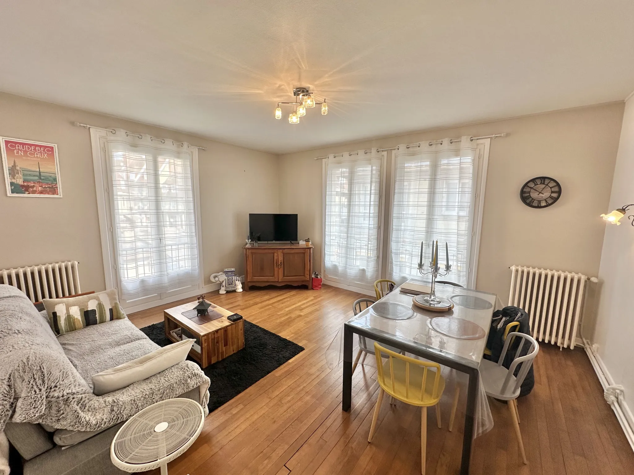 Appartement T3 rénové en plein centre de Caudebec-en-Caux