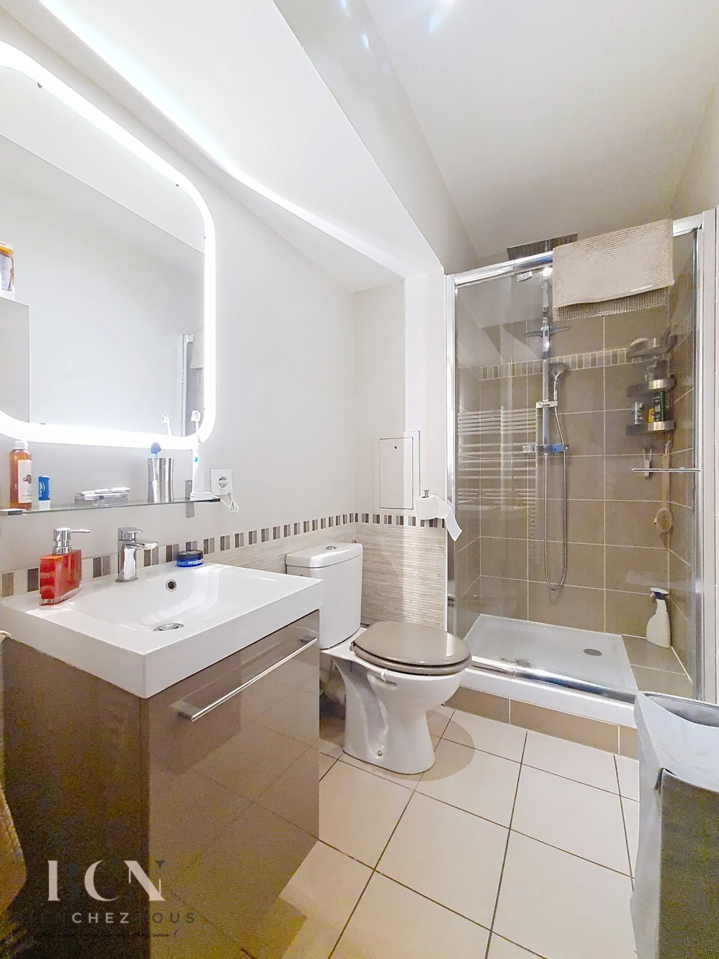 Bel appartement en rez-de-jardin à Maffliers avec parking et proximité des axes routiers 