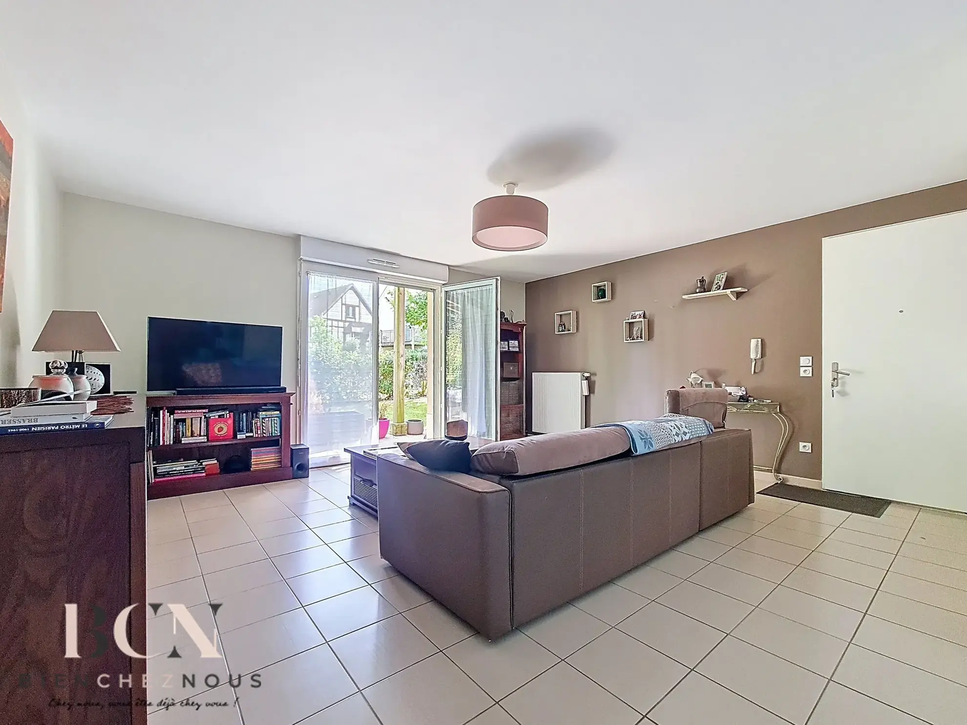 Bel appartement en rez-de-jardin à Maffliers avec parking et proximité des axes routiers 