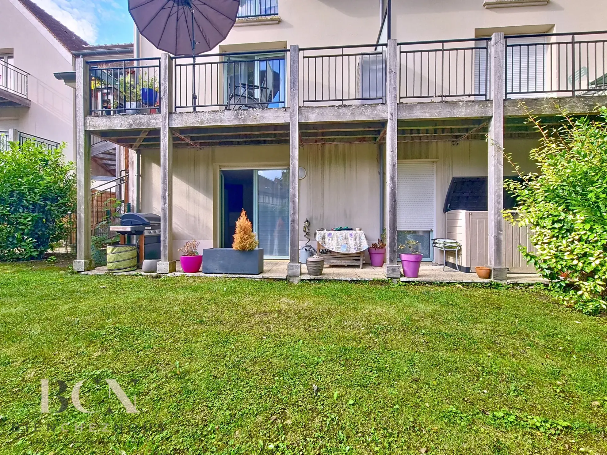 Bel appartement en rez-de-jardin à Maffliers avec parking et proximité des axes routiers 