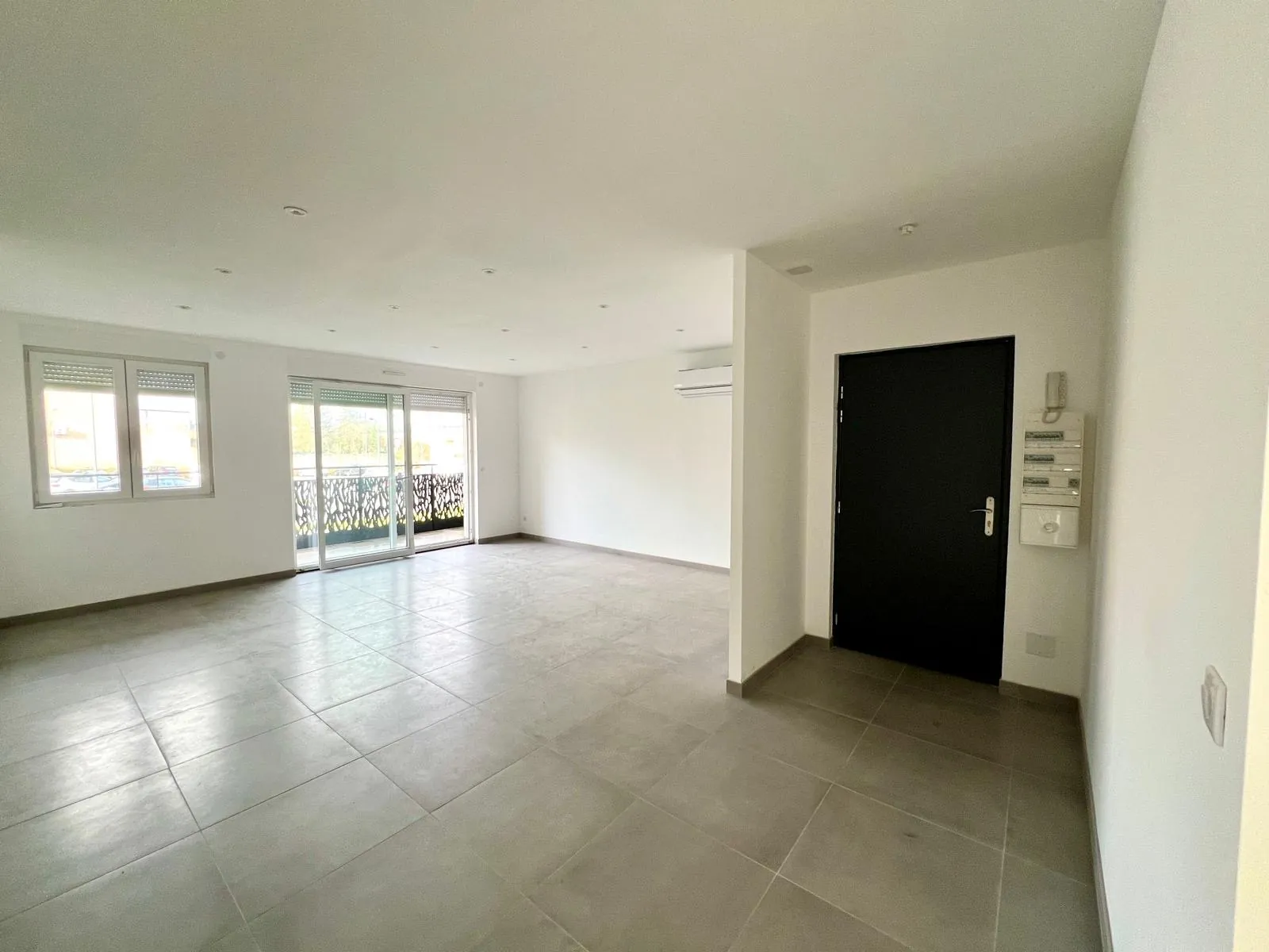 Appartement 2 pièces rénové de 57 m2 à Serémange-Erzange avec garage et balcon 