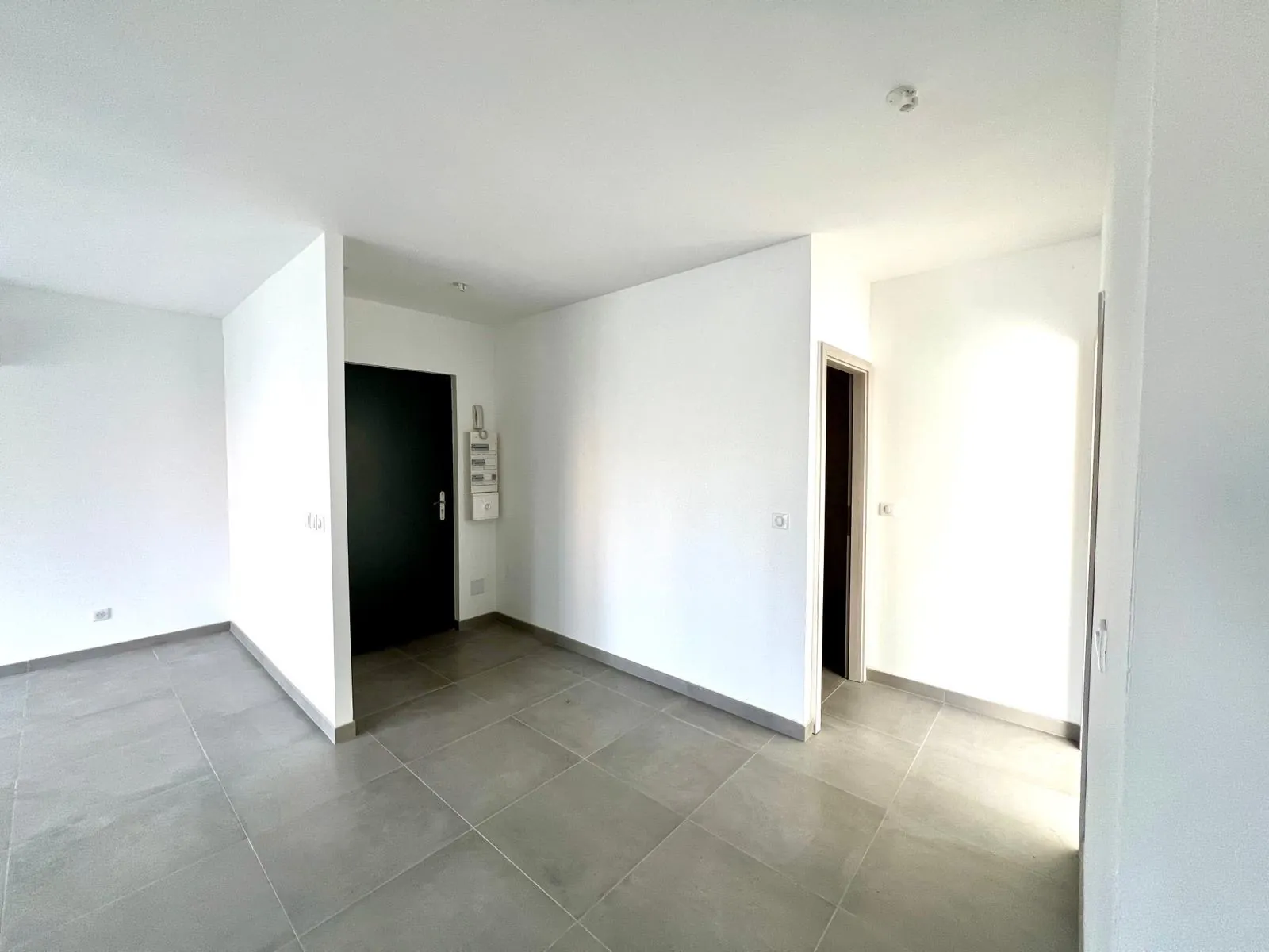 Appartement 2 pièces rénové de 57 m2 à Serémange-Erzange avec garage et balcon 