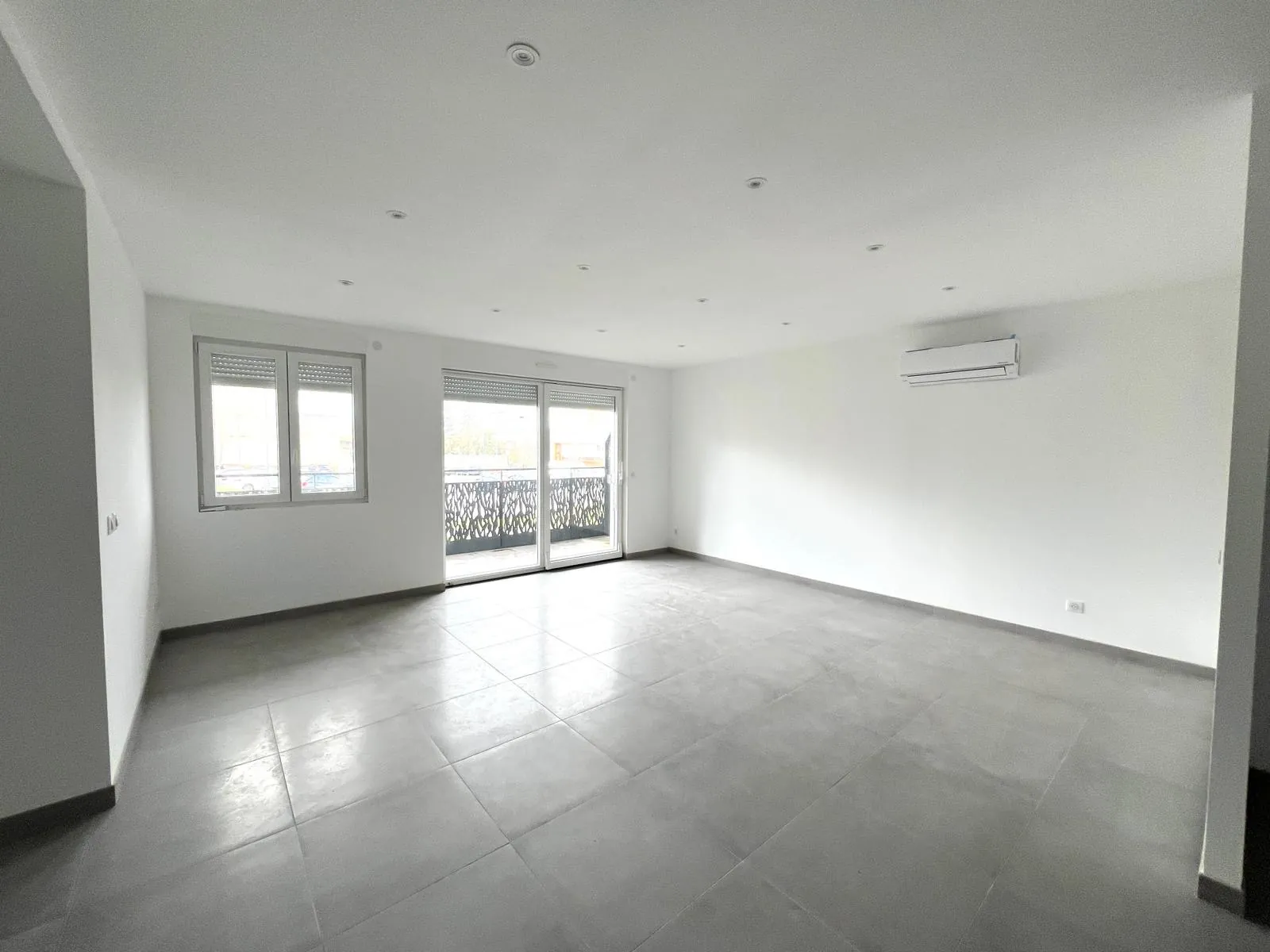 Appartement 2 pièces rénové de 57 m2 à Serémange-Erzange avec garage et balcon