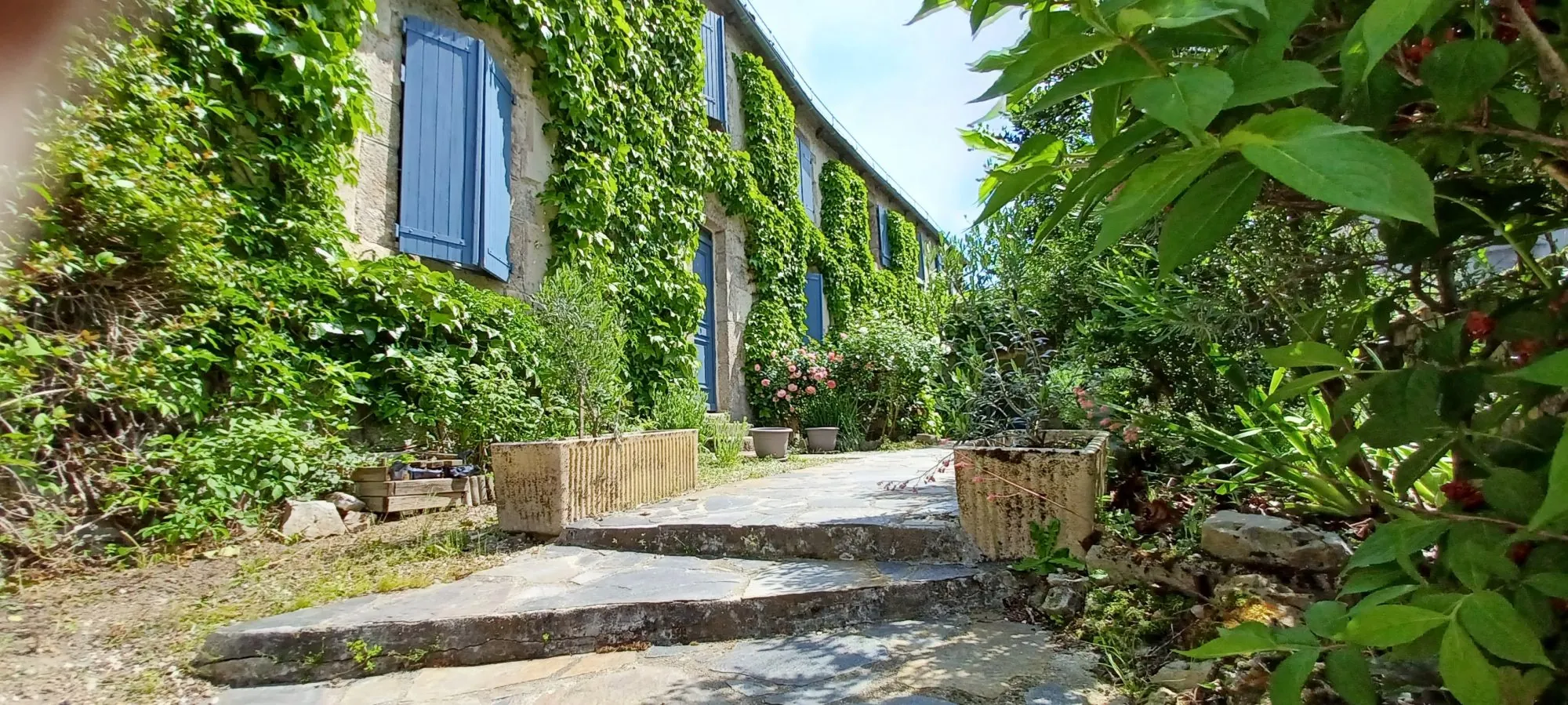 Magnifique maison en pierre de 240 m² avec jardin à Entraygues-sur-Truyère