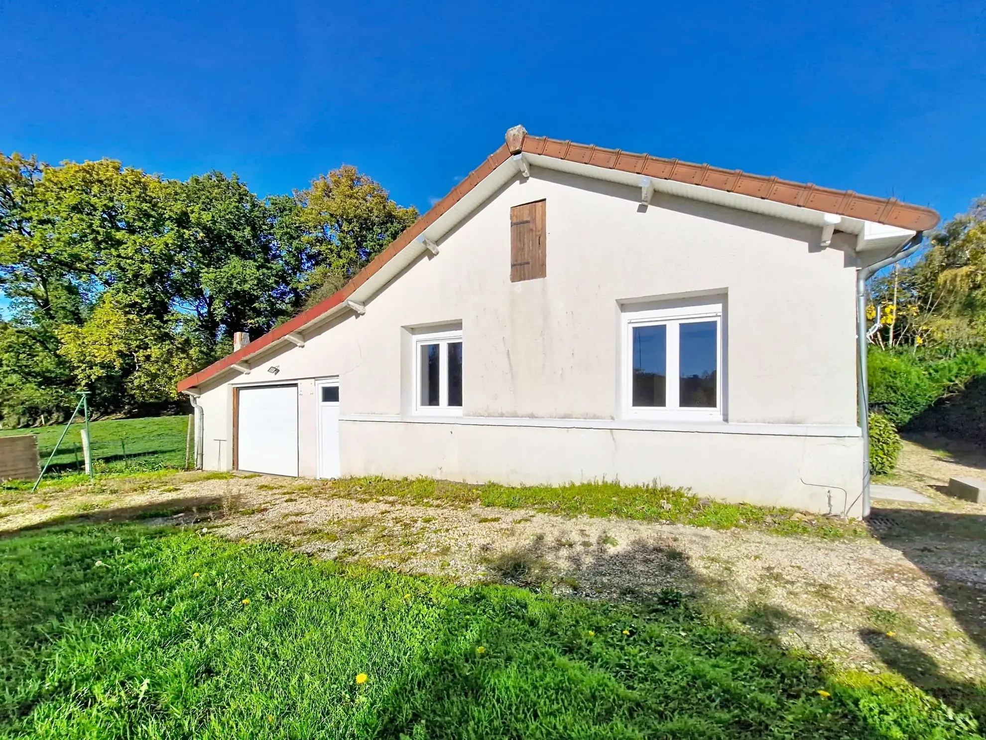 Vente pavillon 3 chambres à Bourganeuf, 75 m² avec garage 