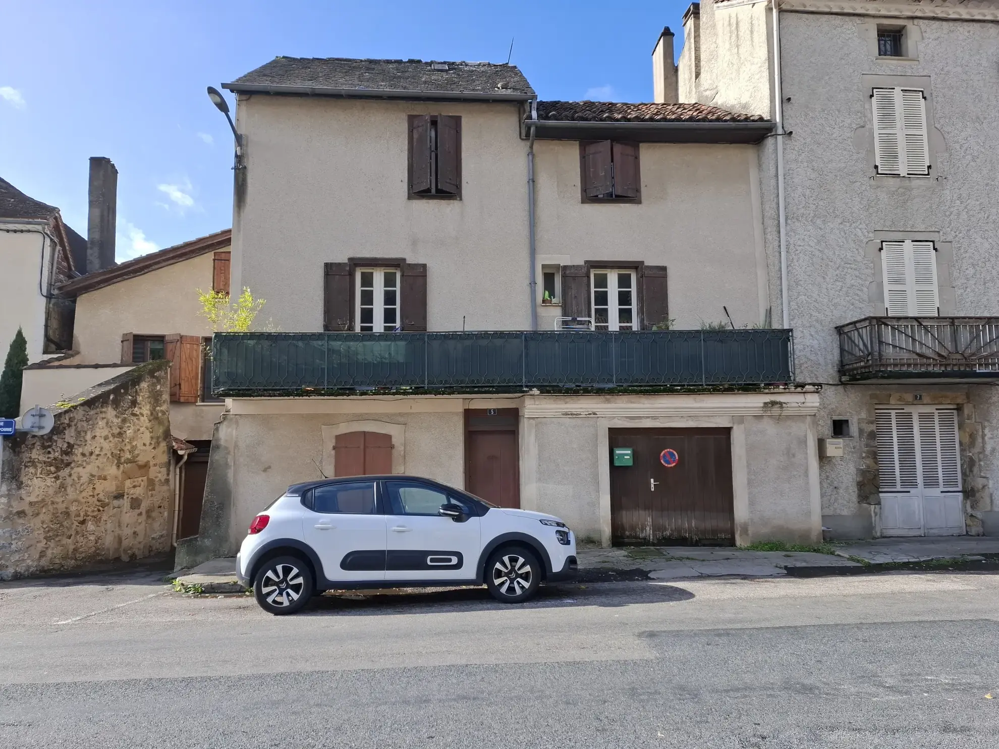 Maison en location à Saint-Cère avec 2 chambres, balcon et garage - Rentabilité assurée
