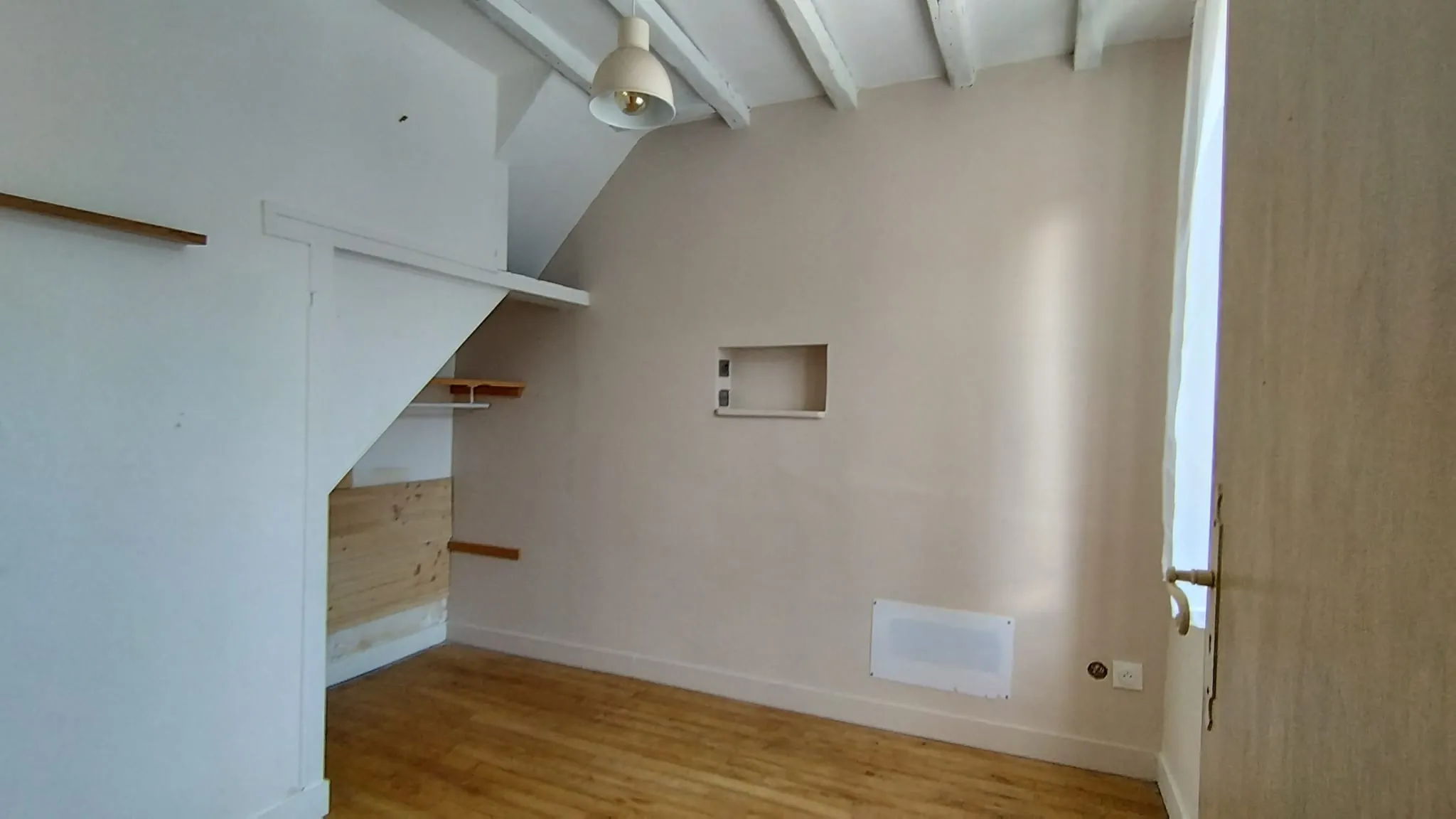 Charmante maison de village avec jardin, terrasse et garage à Villeneuve-lès-Sablons 