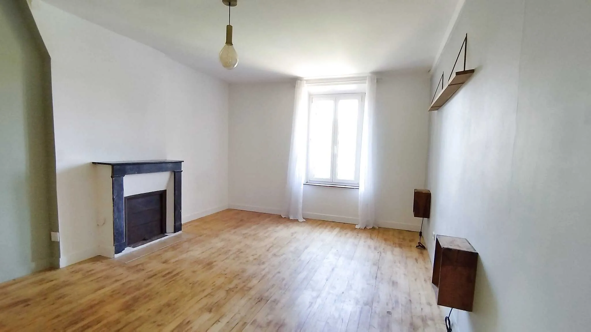 Charmante maison de village avec jardin, terrasse et garage à Villeneuve-lès-Sablons 