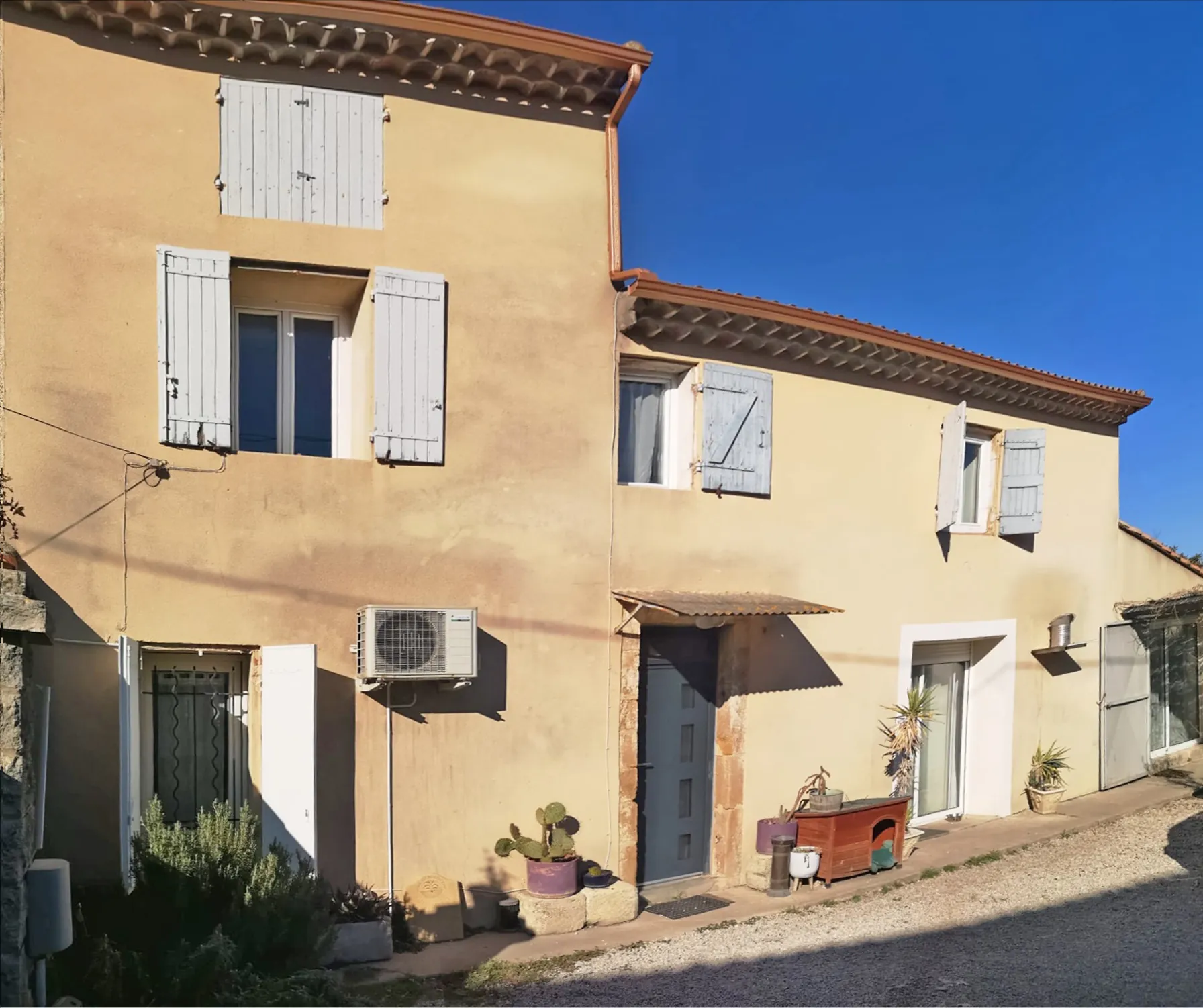 Belle maison familiale avec piscine et jardin dans le triangle Nîmes-Uzès-Alès 