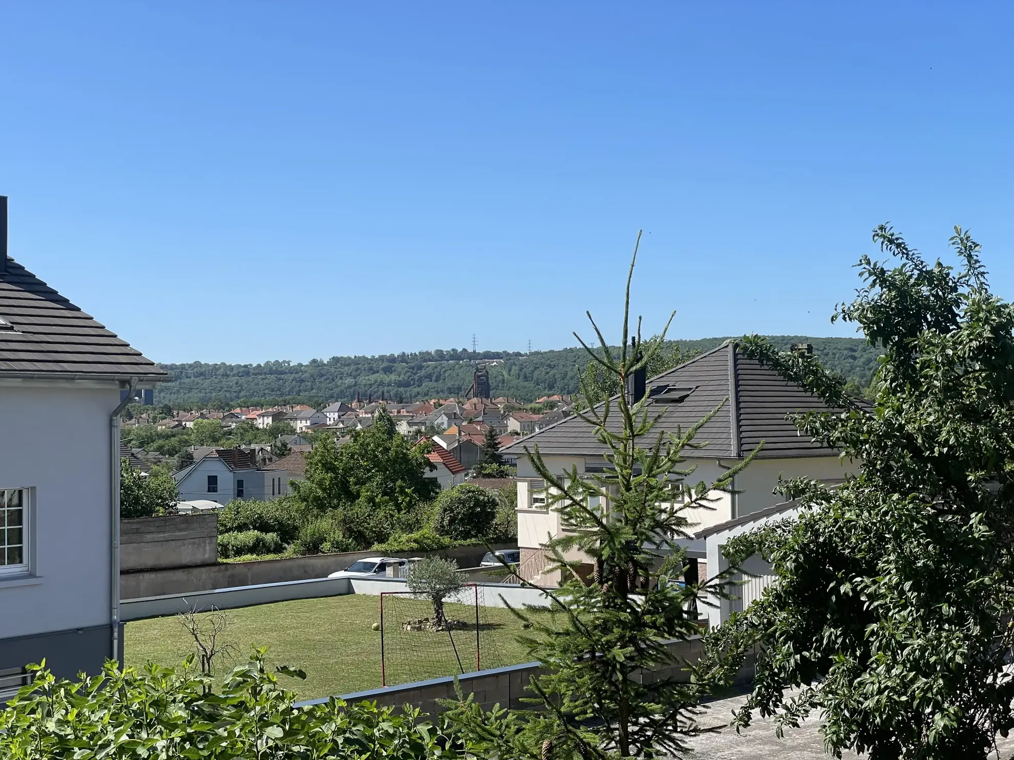 Appartement à Hayange Marspich avec terrasse, balcon et potentiel de rénovation
