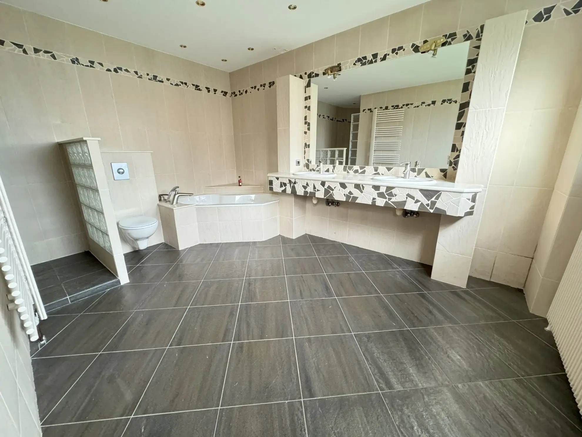 Maison familiale à vendre à Sarralbe - 8 pièces et 210 m² 