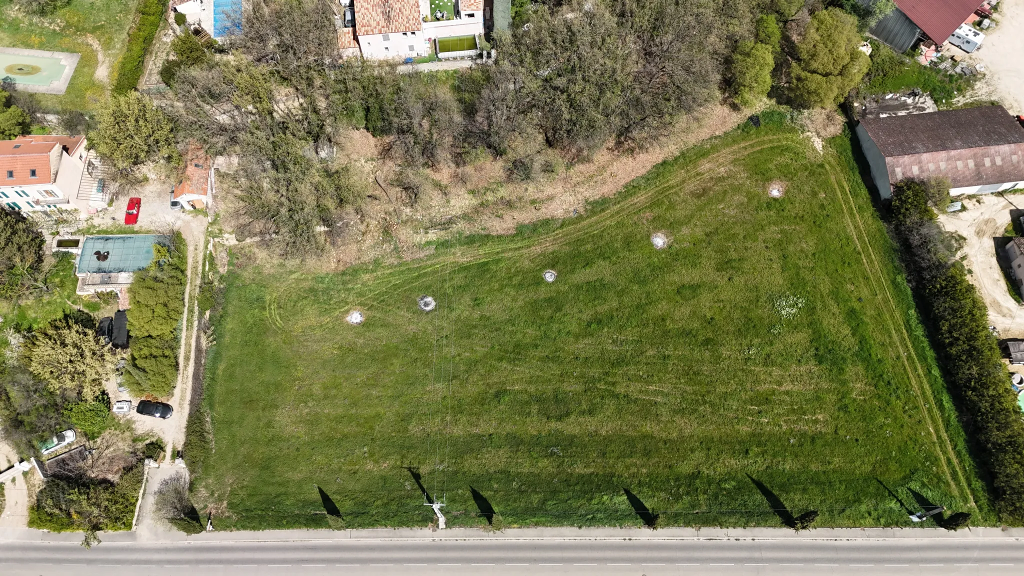 Terrain à bâtir à Villelaure dans un lotissement exclusif - Vue dégagée et proximité facile