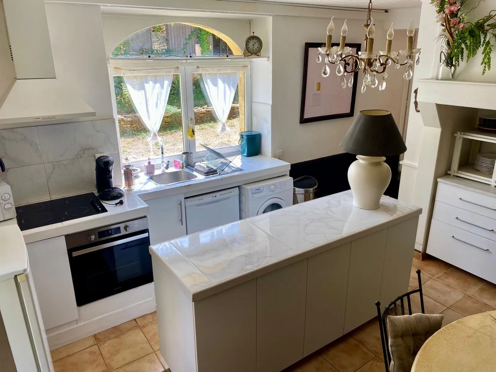 Maison en pierre rénovée avec dépendances et grand terrain à Carsac 