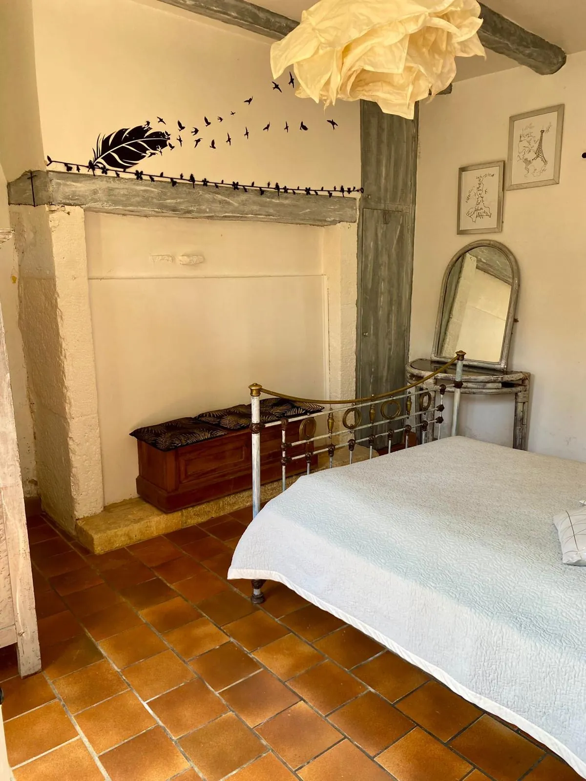 Maison en pierre rénovée avec dépendances et grand terrain à Carsac 