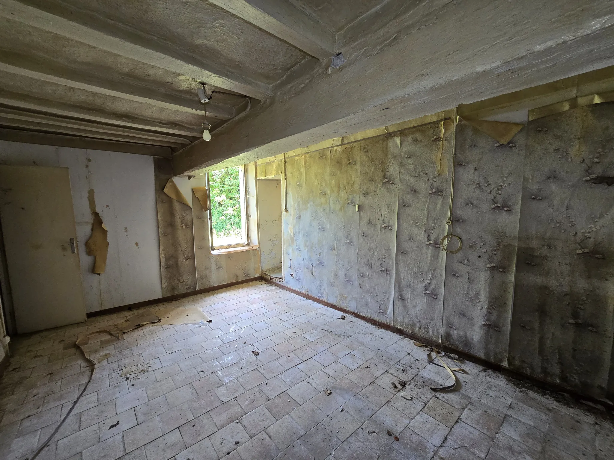 Maison à rénover à Azay le Ferron - 63 m² avec potentiel 