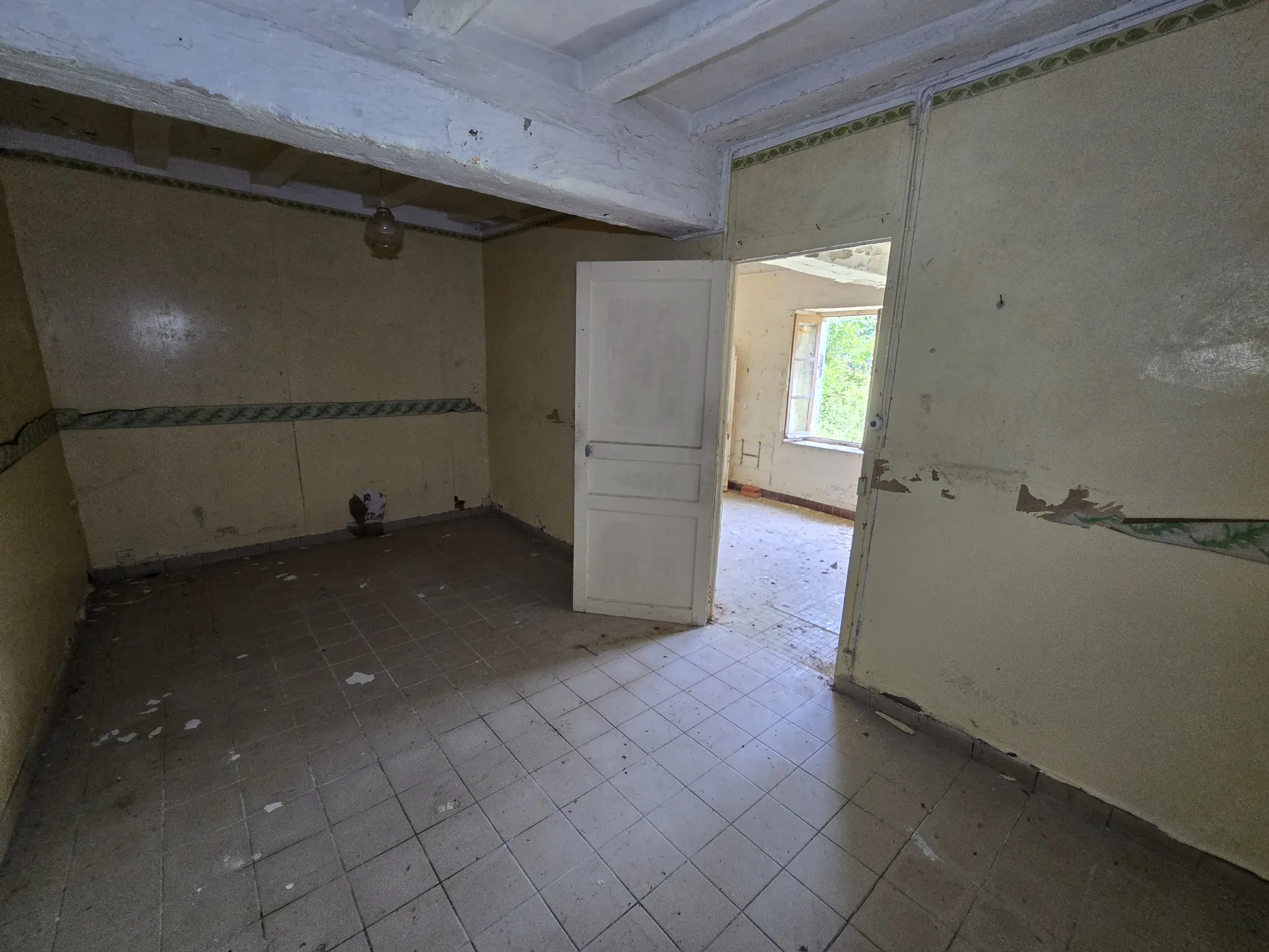 Maison à rénover à Azay le Ferron - 63 m² avec potentiel 