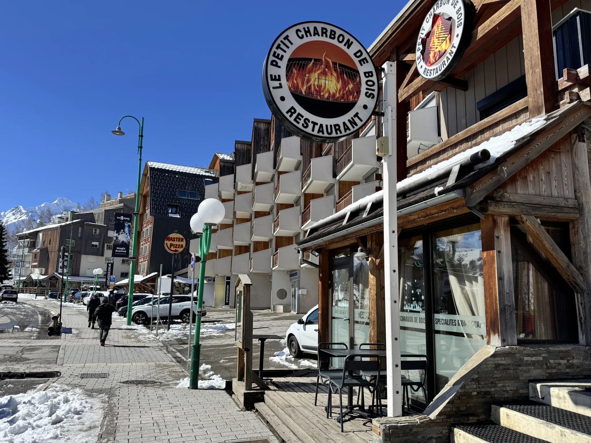 Restaurant montagnard à vendre avec appartement à Les Deux Alpes