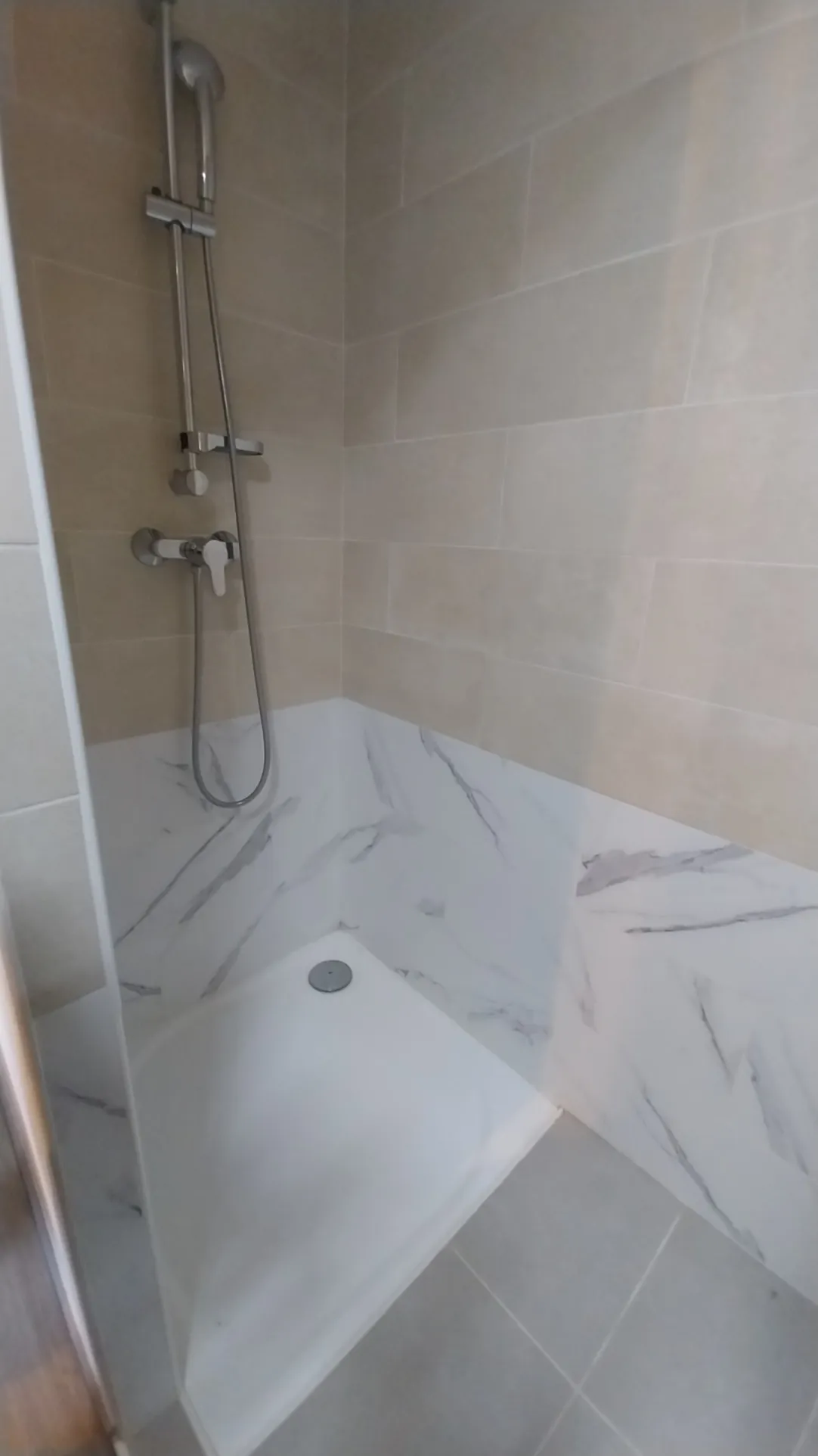 Investissement immobilier à Périgueux : immeuble avec 3 studios meublés, rentabilité de 6,46% 