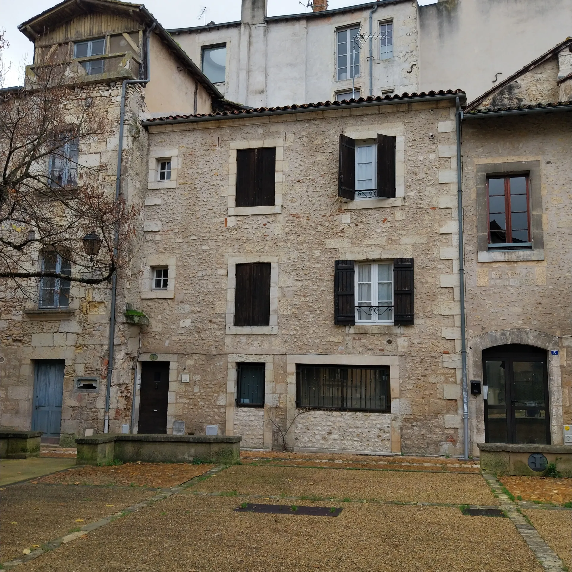 Immeuble historique à vendre dans le centre de Périgueux avec forte rentabilité