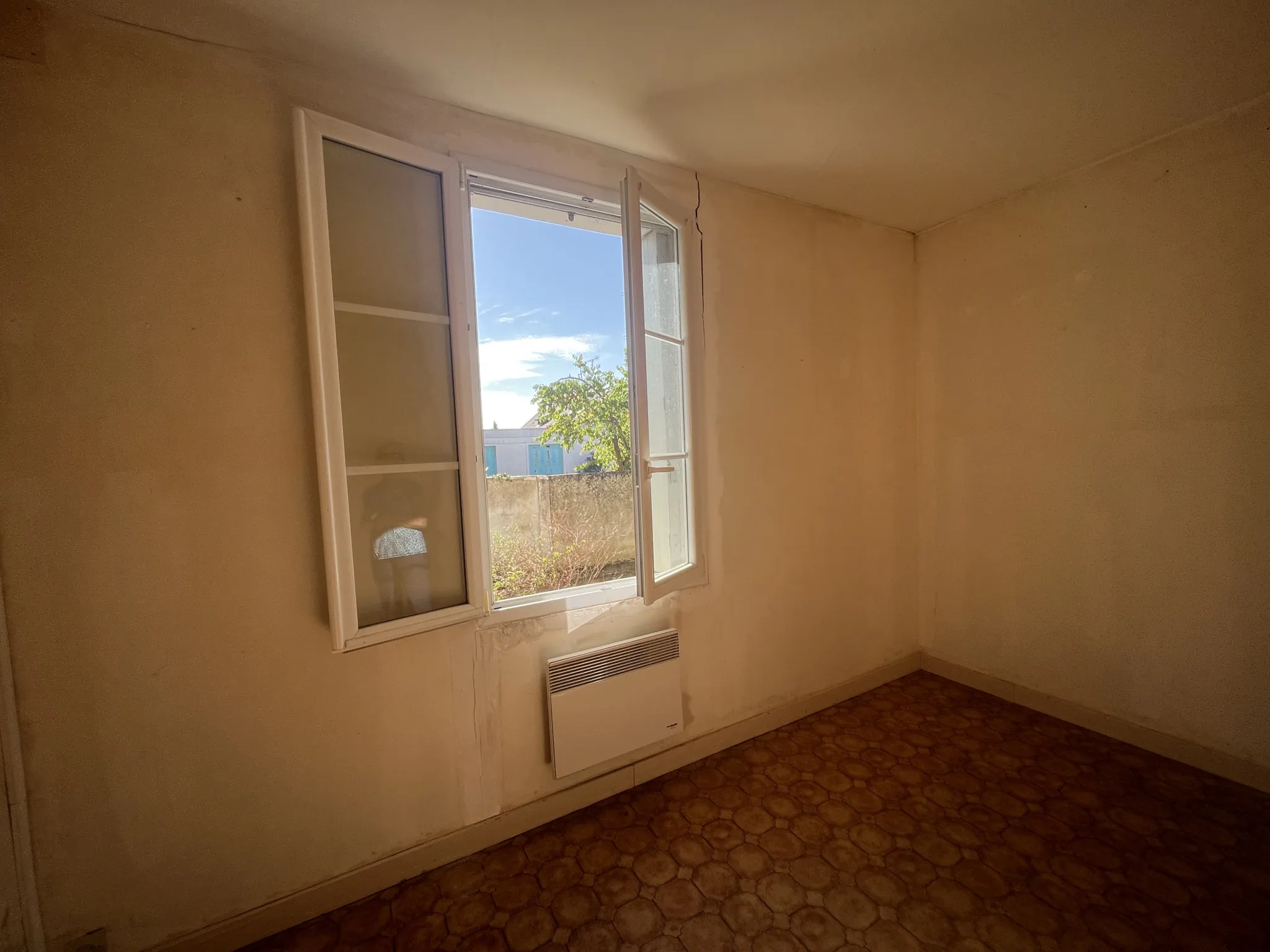 Maison à rénover avec garage et jardin à Sablé-sur-Sarthe 