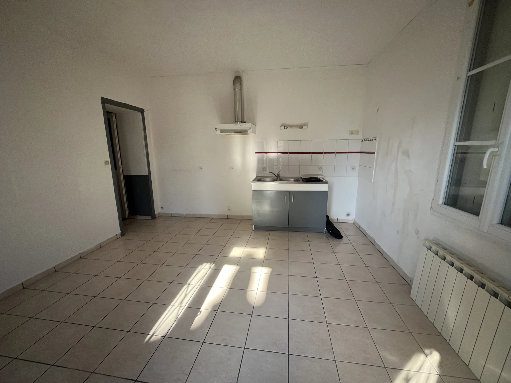 Maison à rénover avec garage et jardin à Sablé-sur-Sarthe 