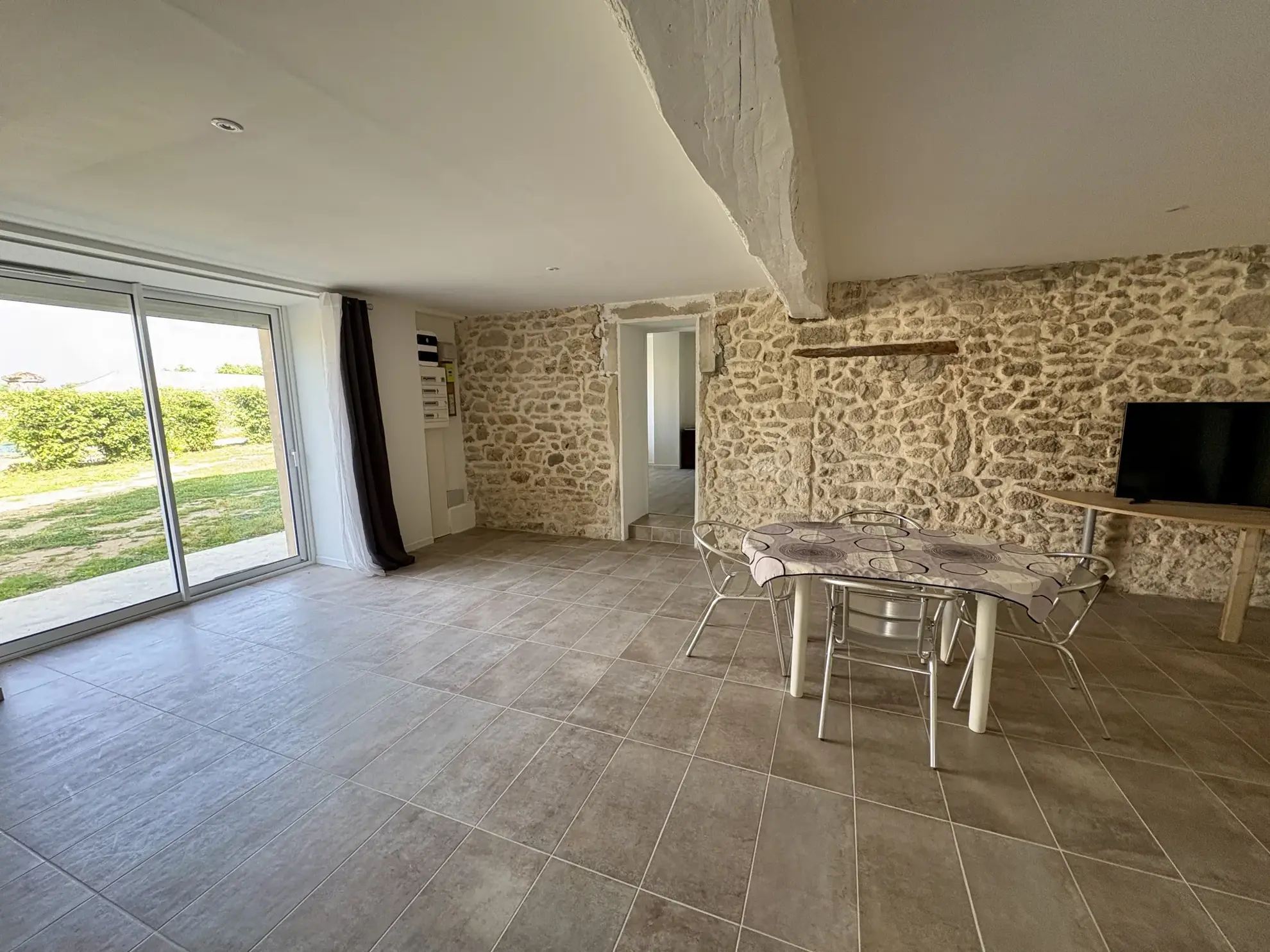 Maison individuelle rénovée de 160 m² à Pujols-sur-Ciron proche Langon 