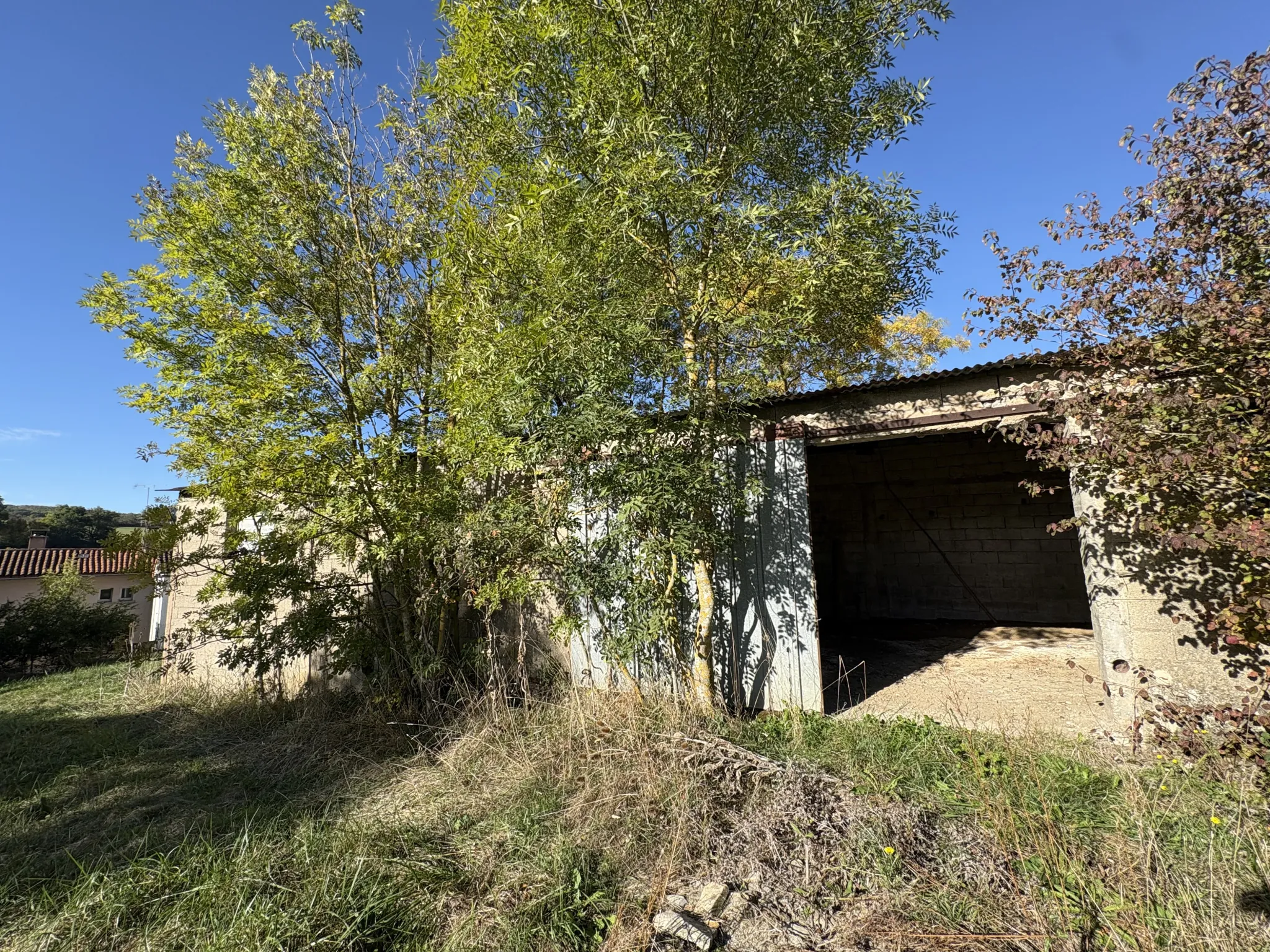 Vente bâtiment agricole à Saint Affrique – Terrain constructible de 3433 m² 