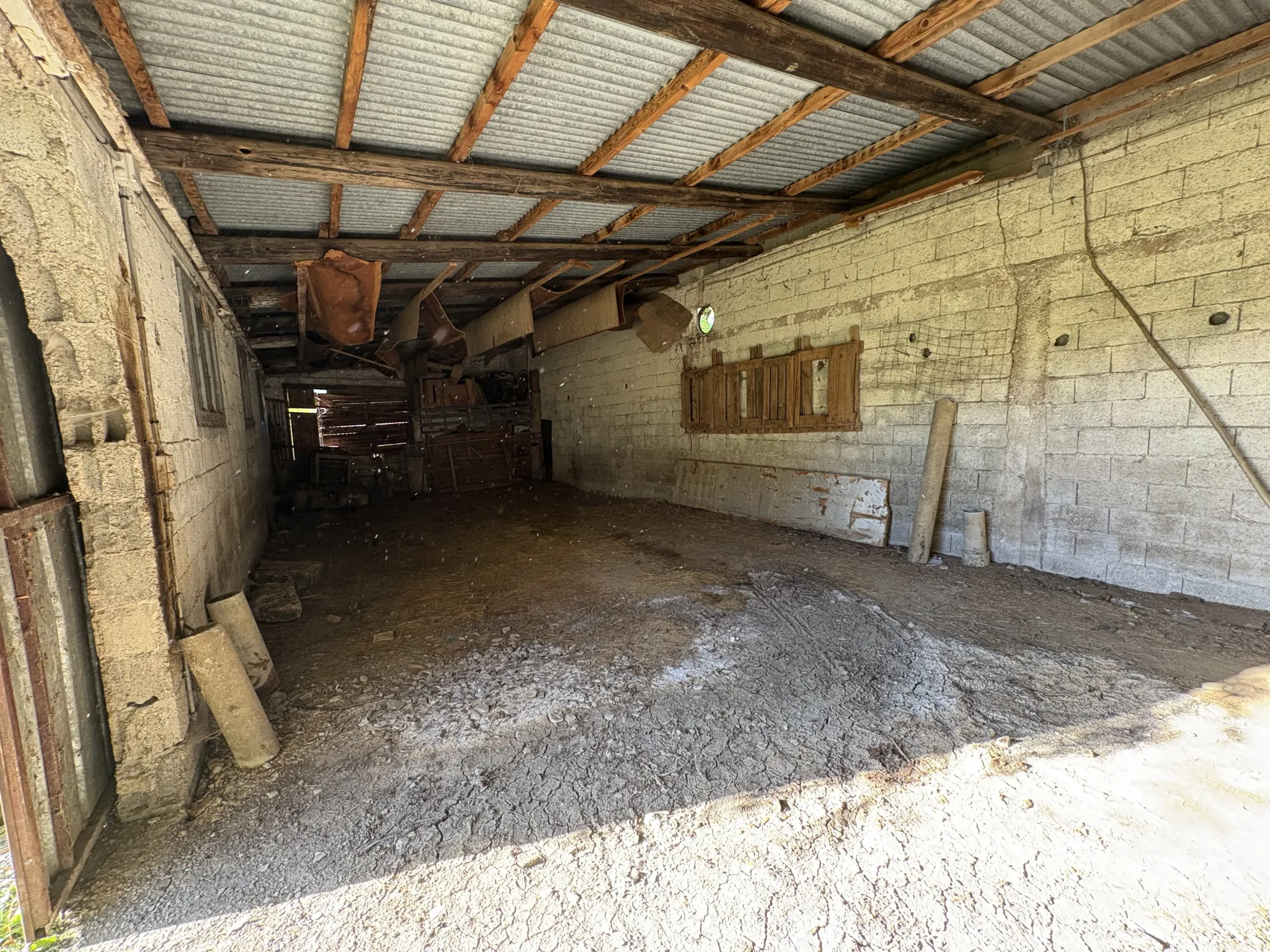 Vente bâtiment agricole à Saint Affrique – Terrain constructible de 3433 m² 