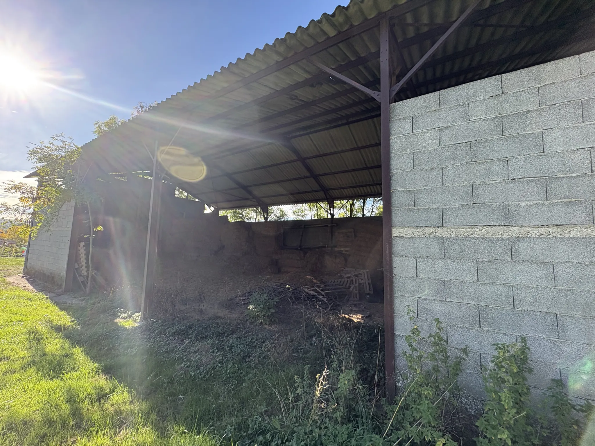 Vente bâtiment agricole à Saint Affrique – Terrain constructible de 3433 m² 